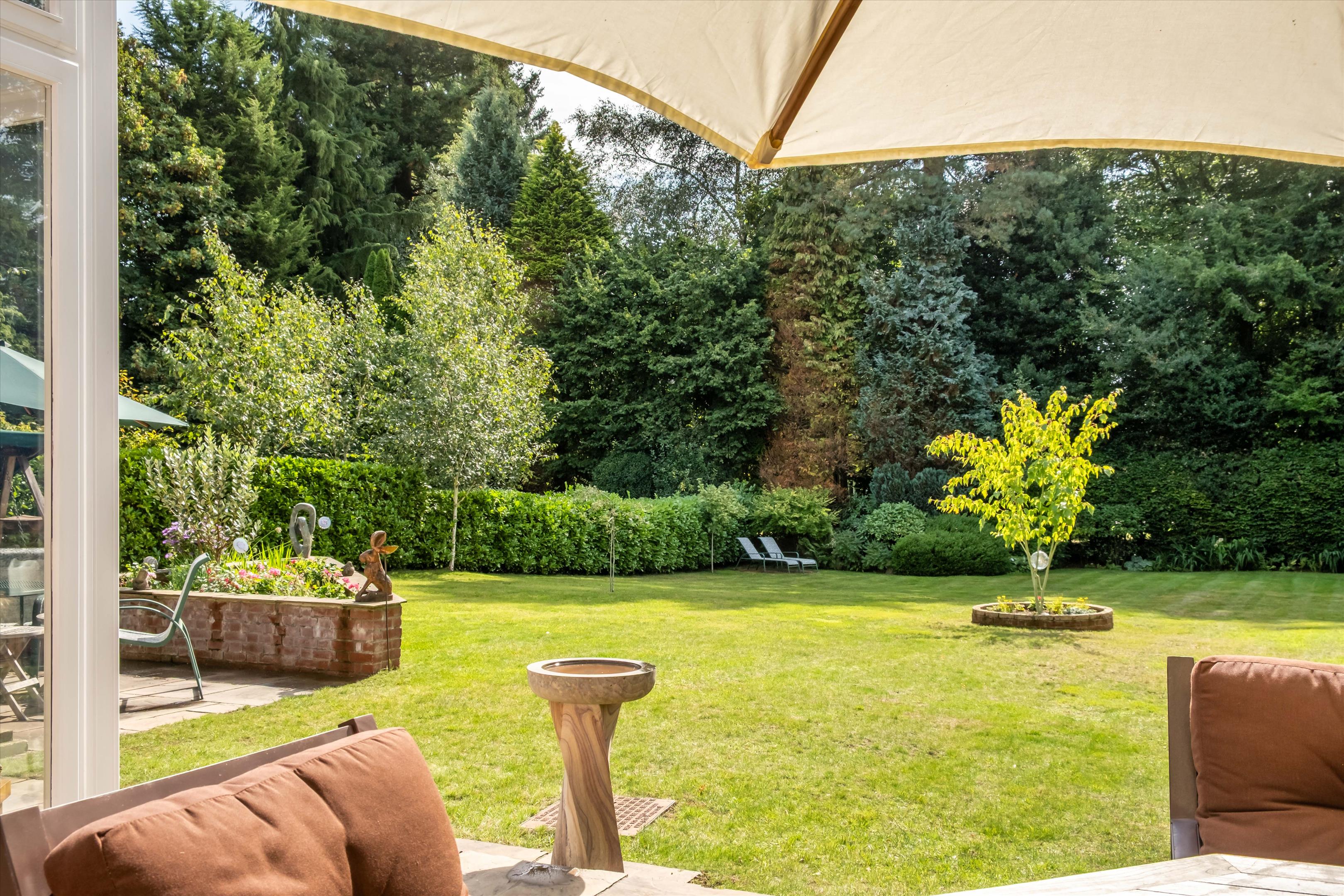 Courts Hill Road, Haslemere, Surrey, GU27
