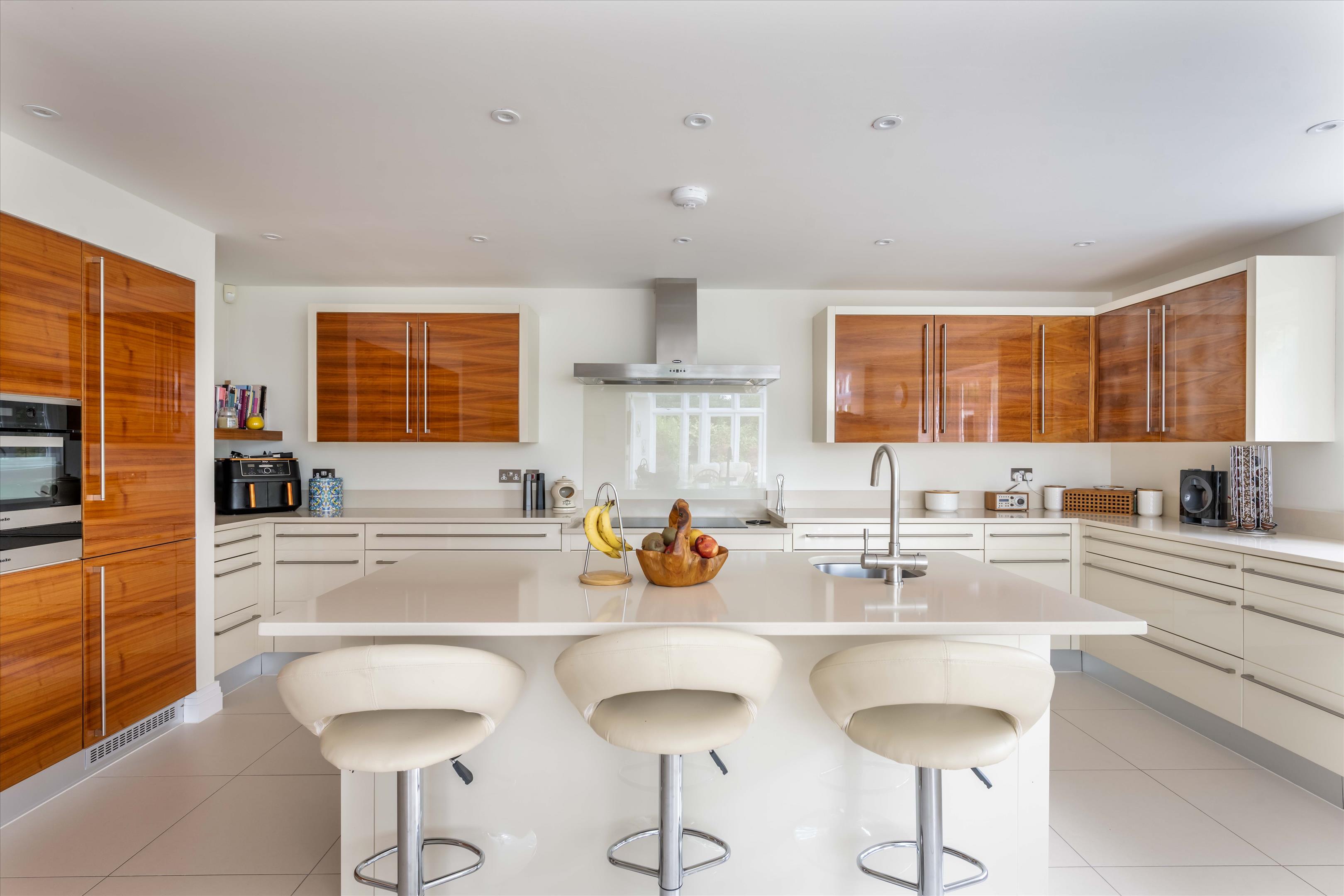 Courts Hill Road, Haslemere, Surrey, GU27