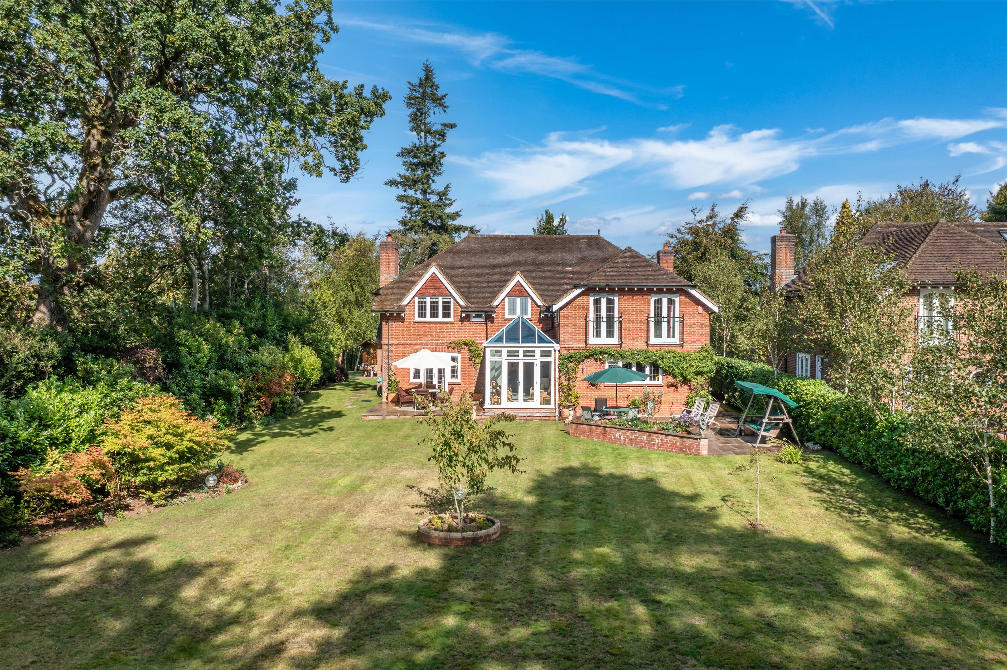 Courts Hill Road, Haslemere, Surrey, GU27