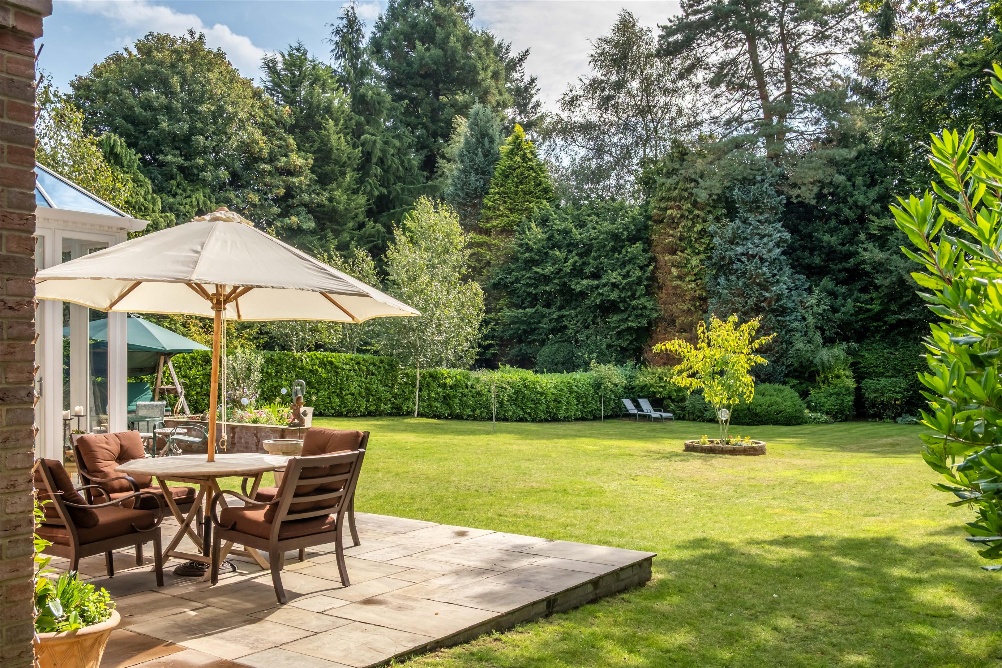 Courts Hill Road, Haslemere, Surrey, GU27