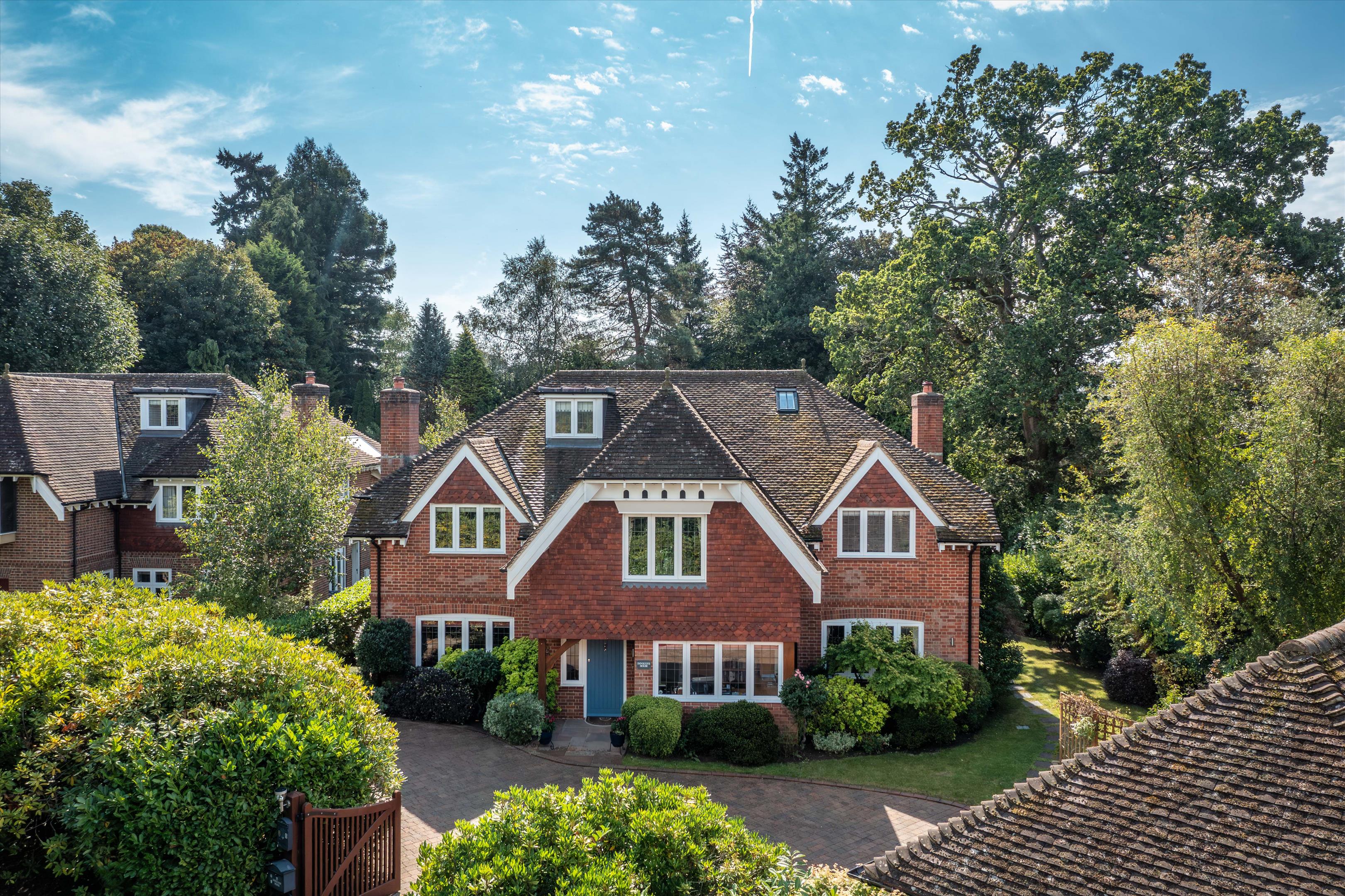 Courts Hill Road, Haslemere, Surrey, GU27