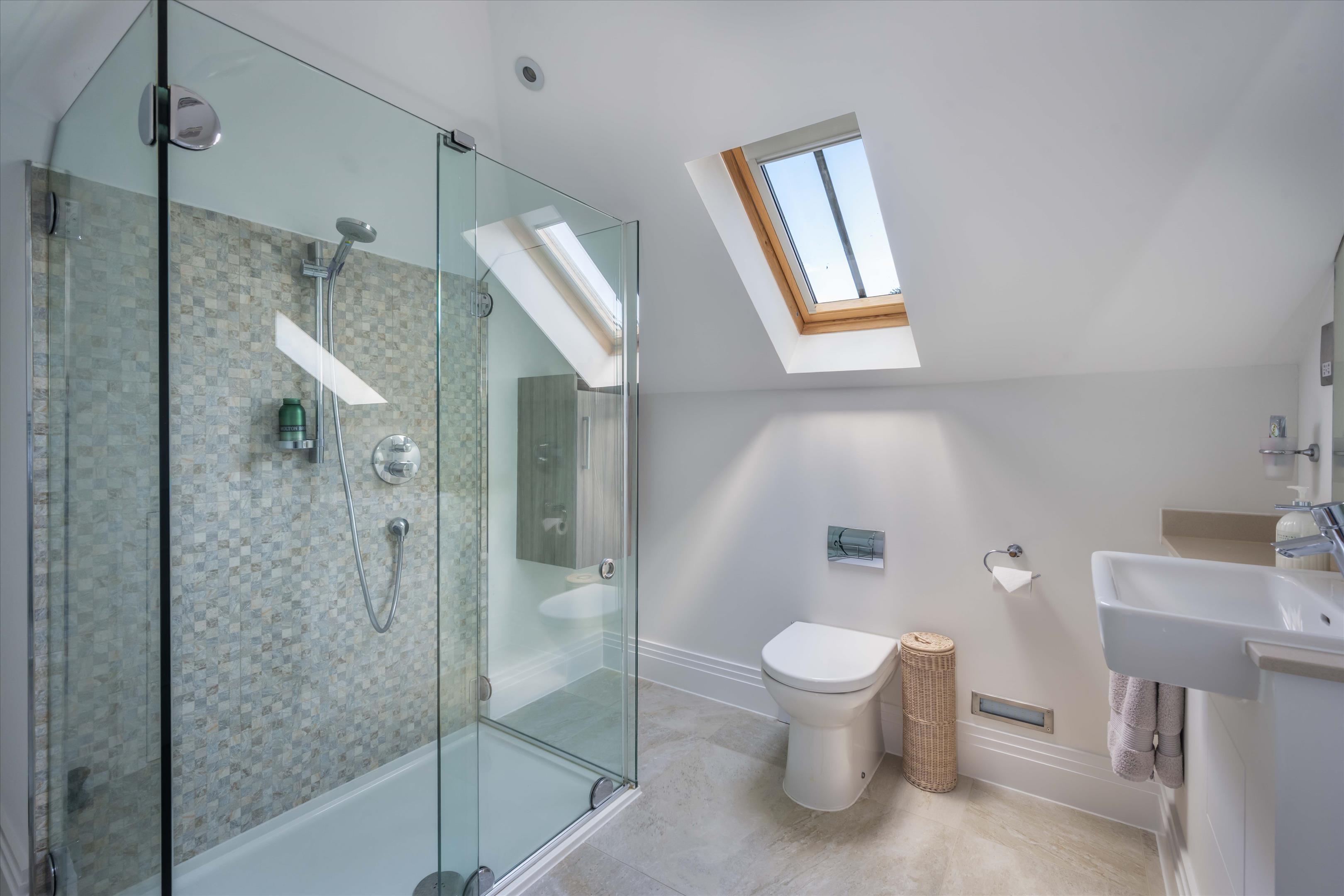 Courts Hill Road, Haslemere, Surrey, GU27