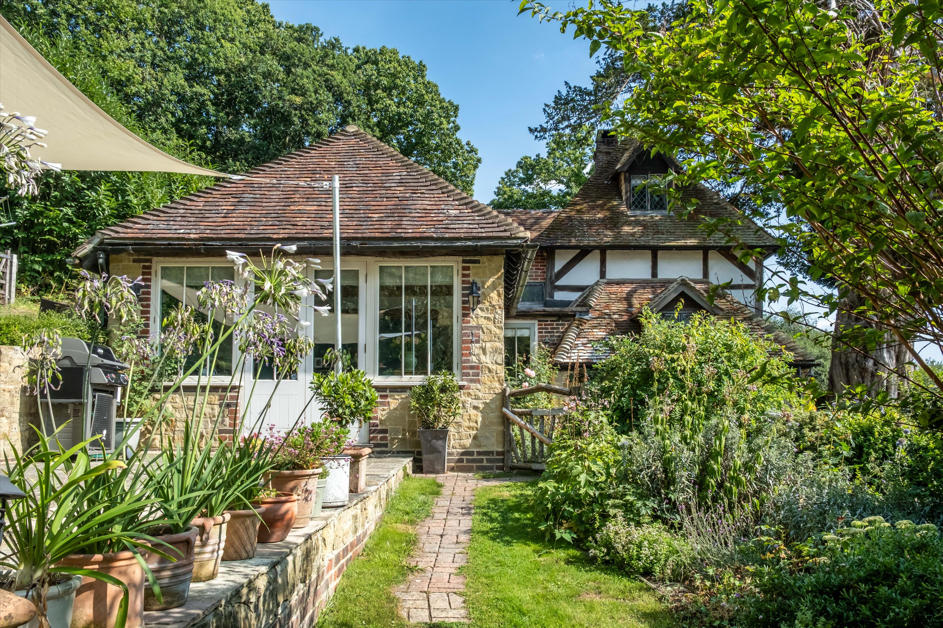 Hollycombe Lane, Linch, West Sussex, GU30