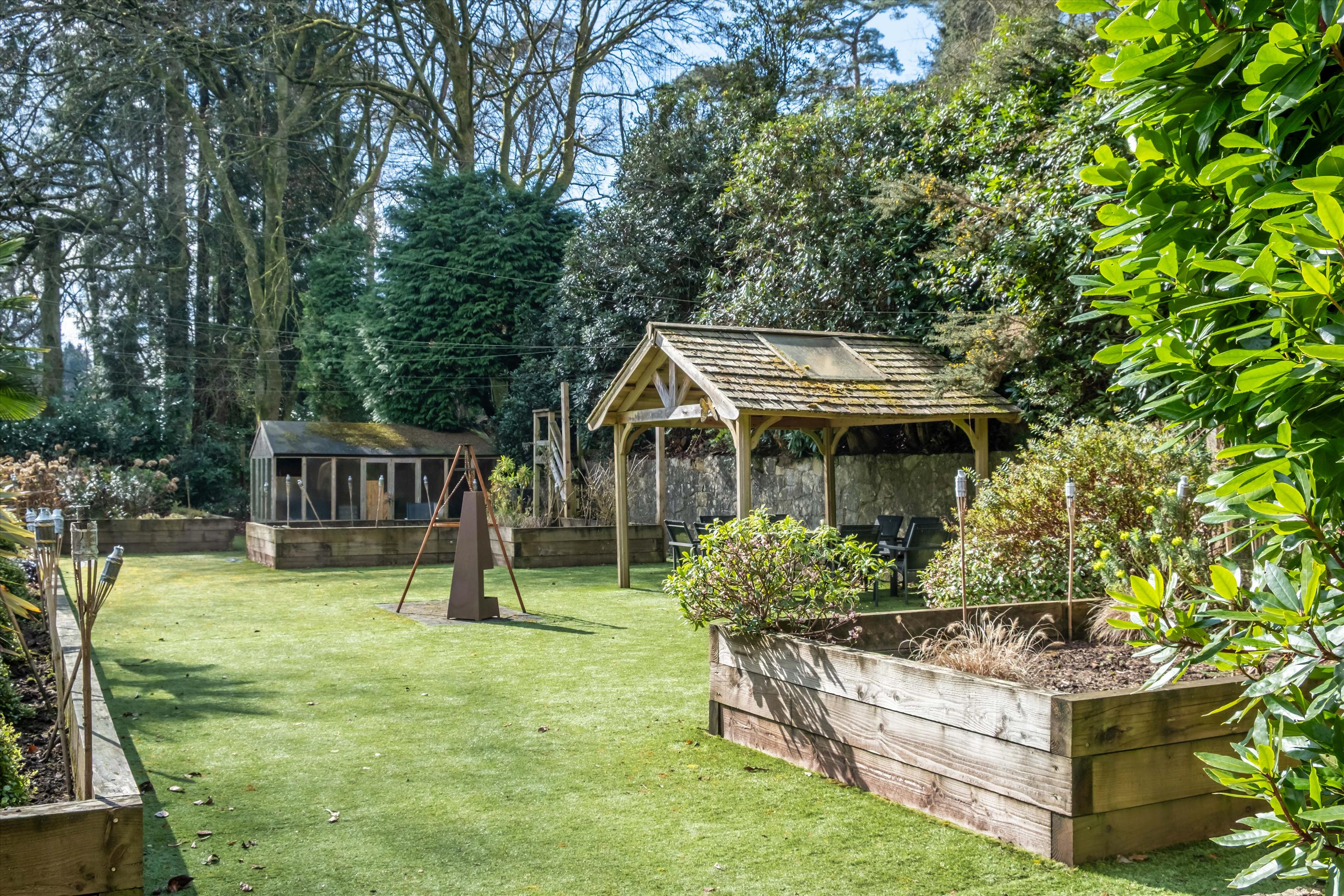 Hazel Grove, Hindhead, Surrey, GU26.