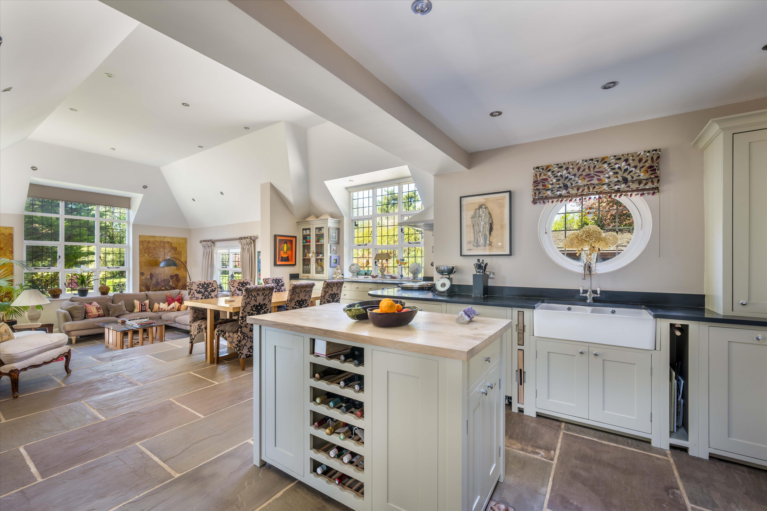 Weydown Road, Haslemere, Surrey GU27