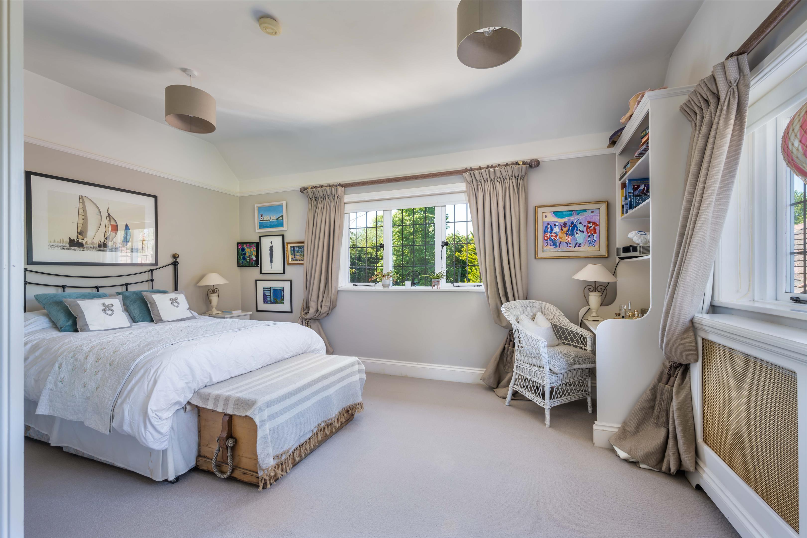 Weydown Road, Haslemere, Surrey GU27
