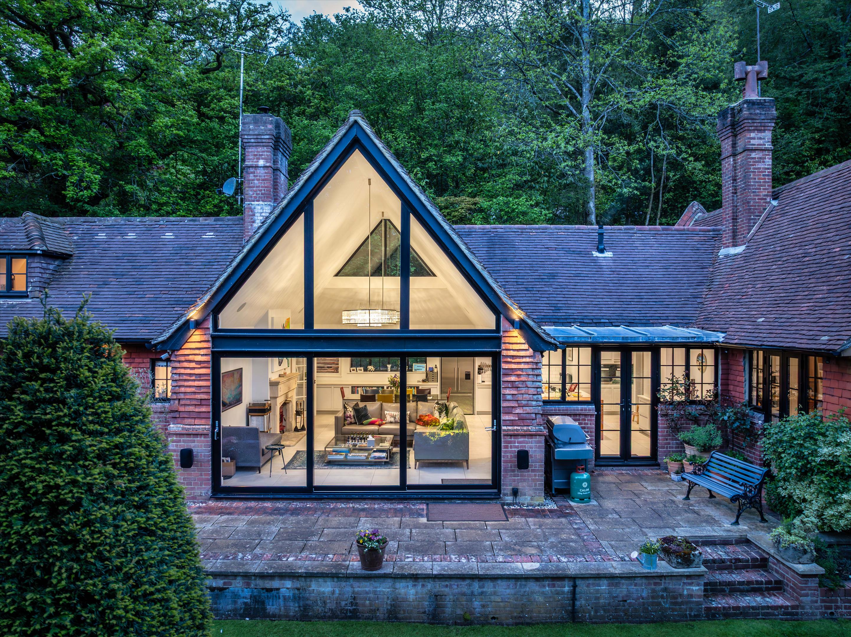 Hindhead Road, Haslemere, Surrey GU27