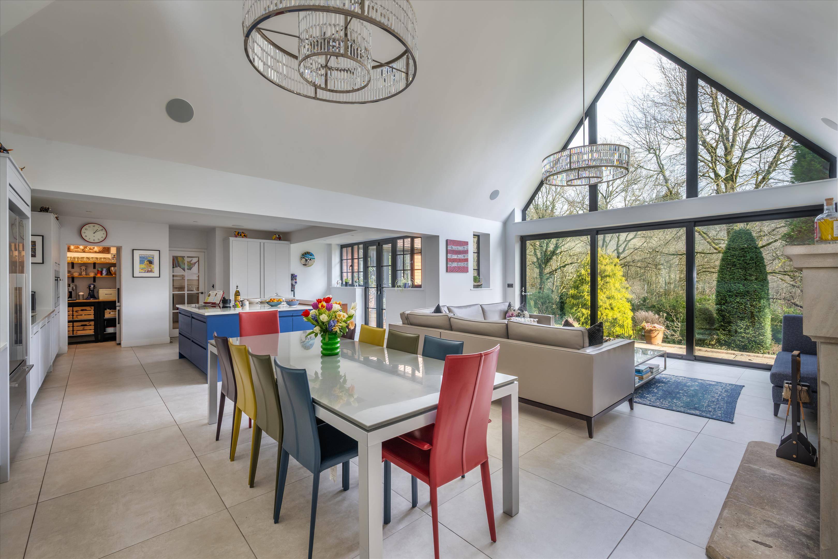 Hindhead Road, Haslemere, Surrey GU27
