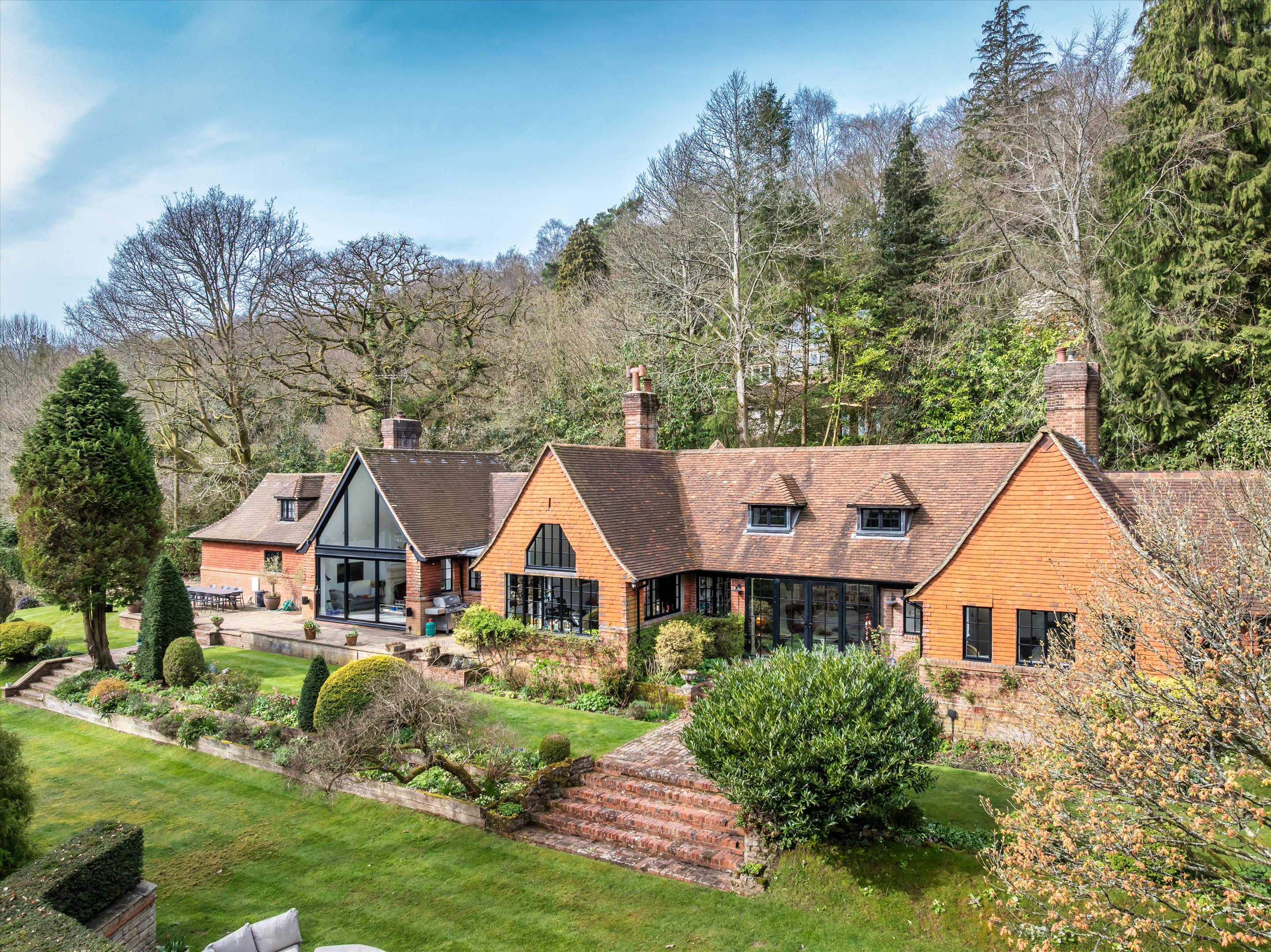 Hindhead Road, Haslemere, Surrey GU27