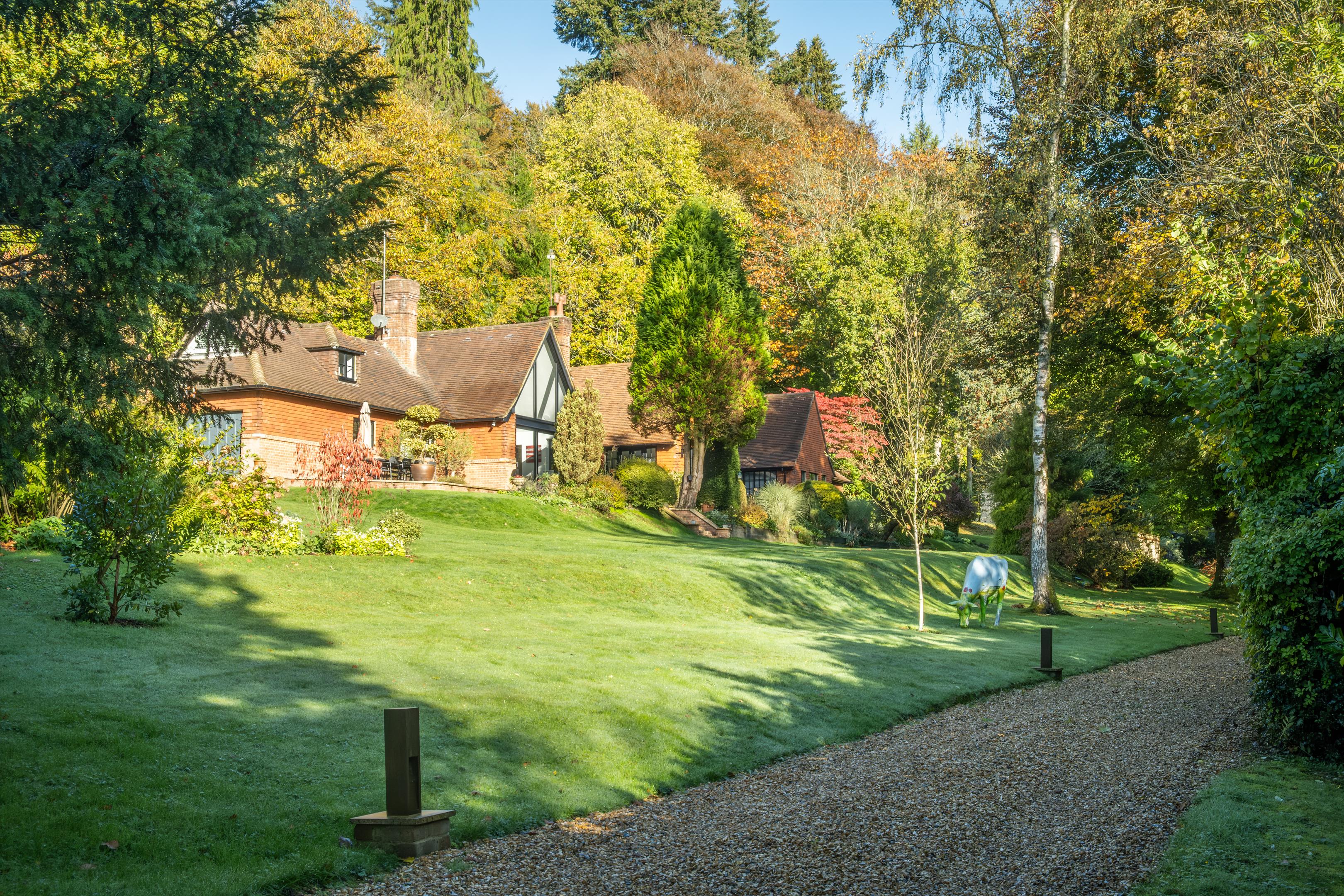 Hindhead Road, Haslemere, Surrey GU27
