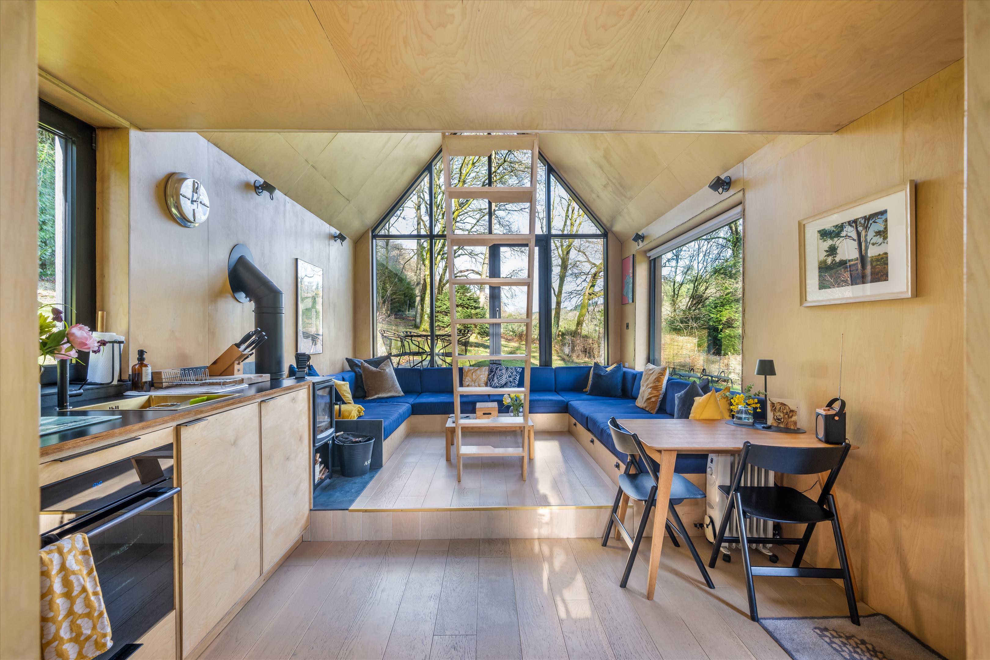 Hindhead Road, Haslemere, Surrey GU27