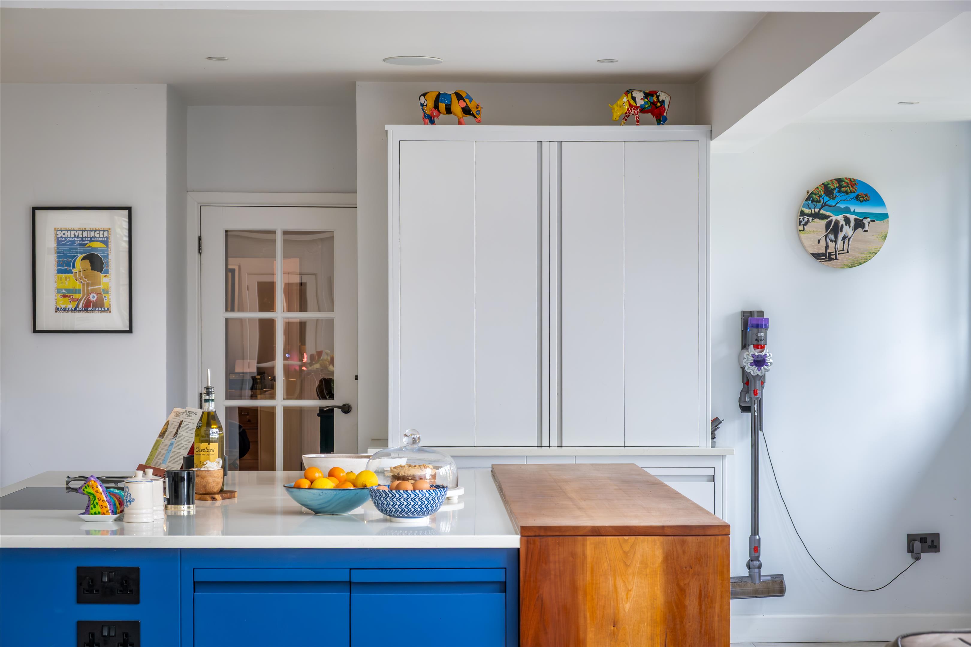 Hindhead Road, Haslemere, Surrey GU27