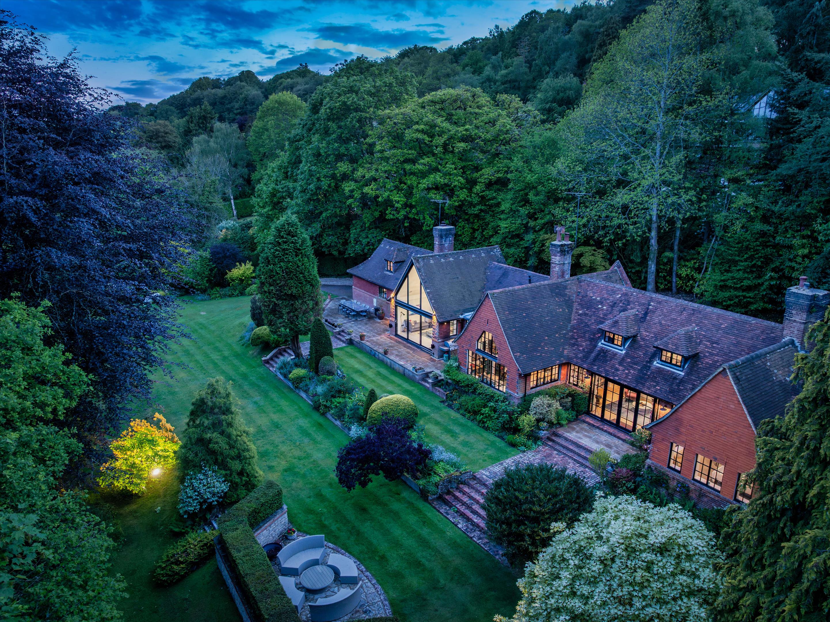 Hindhead Road, Haslemere, Surrey GU27