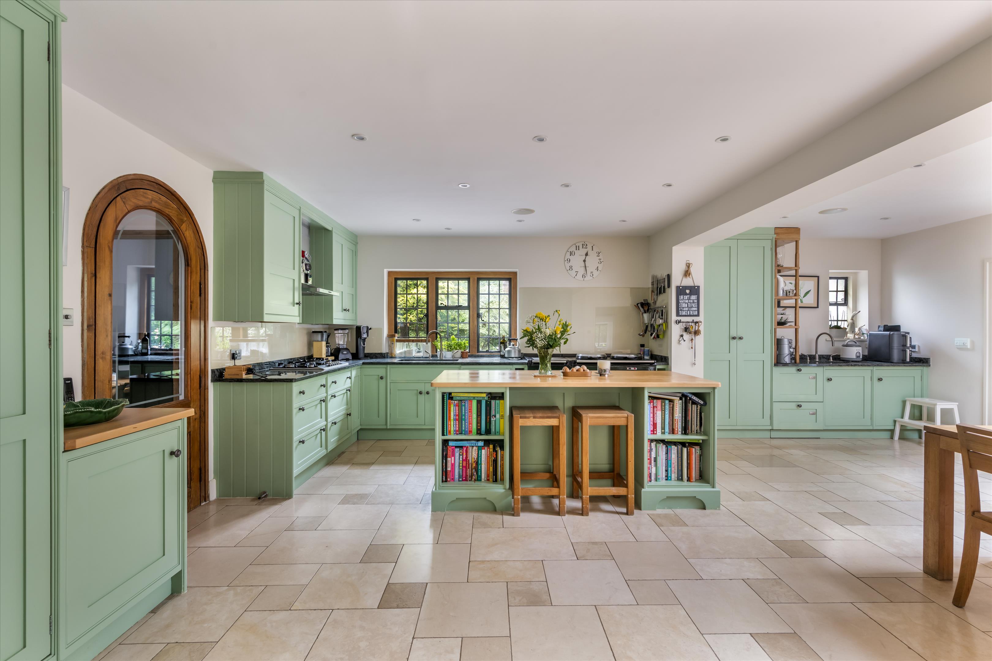 London Road, Petersfield, Hampshire, GU31