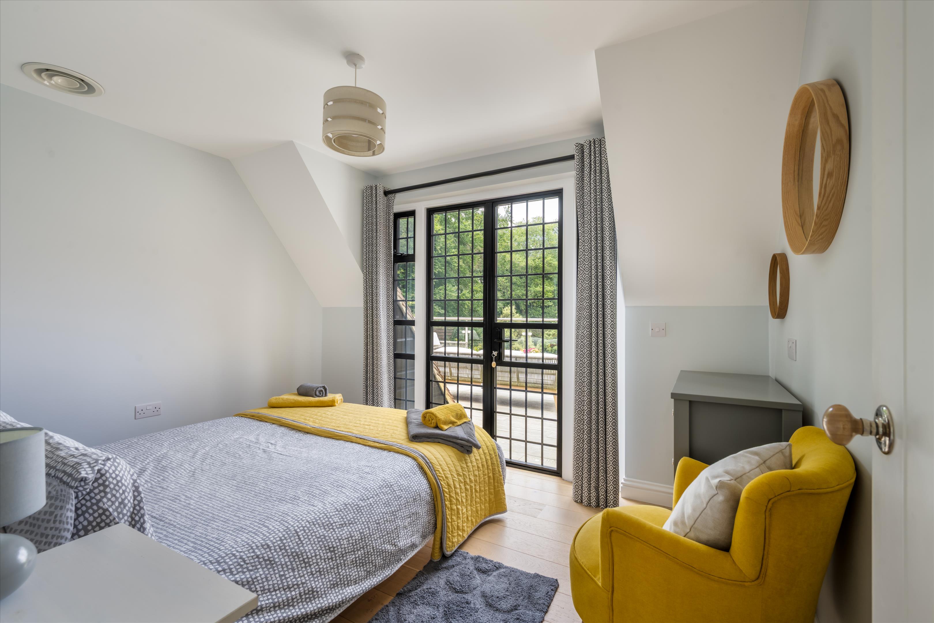 London Road, Petersfield, Hampshire, GU31