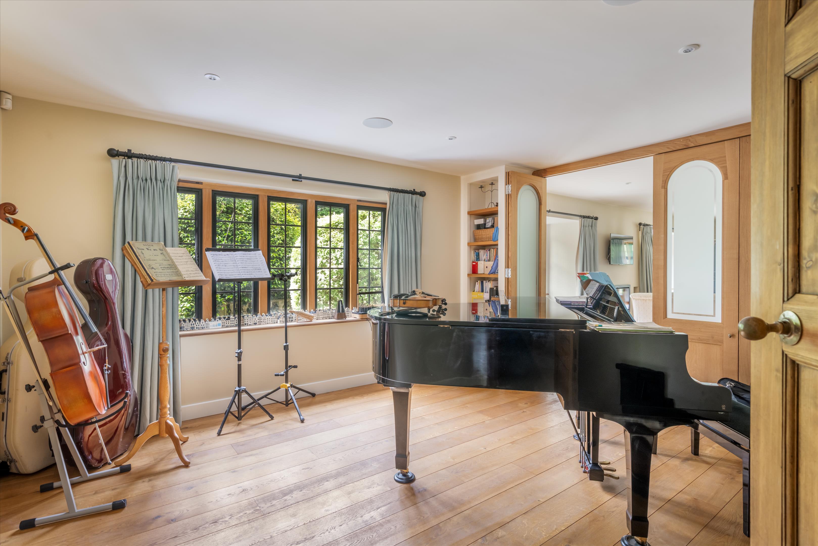London Road, Petersfield, Hampshire, GU31