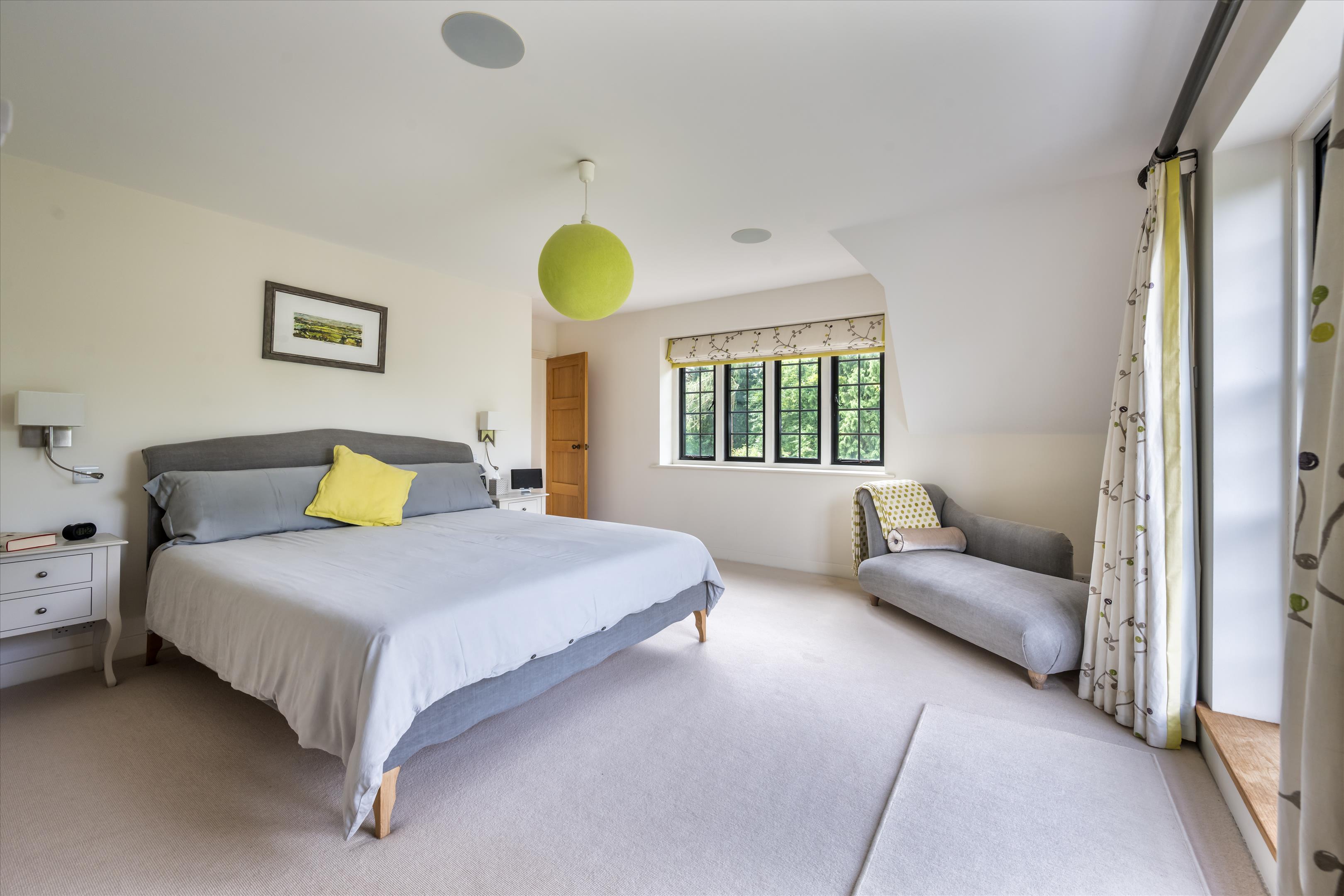 London Road, Petersfield, Hampshire, GU31