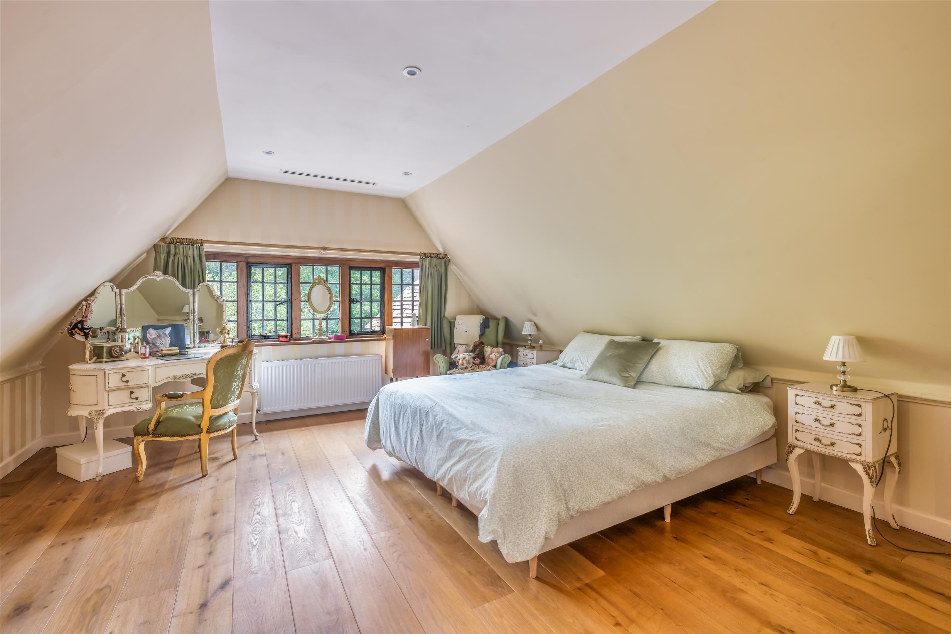London Road, Petersfield, Hampshire, GU31