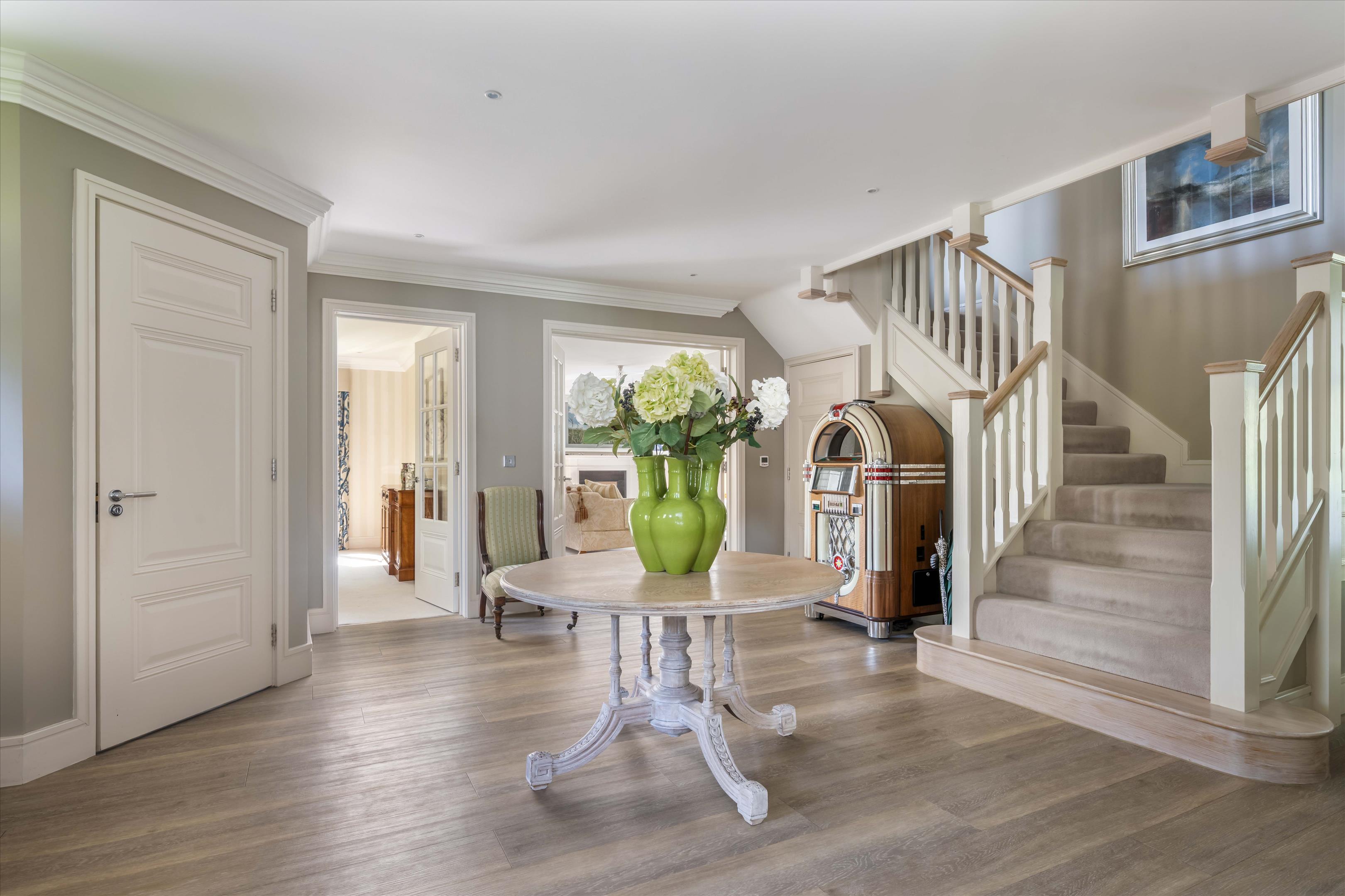 Kings Drive, Midhurst, West Sussex, GU29
