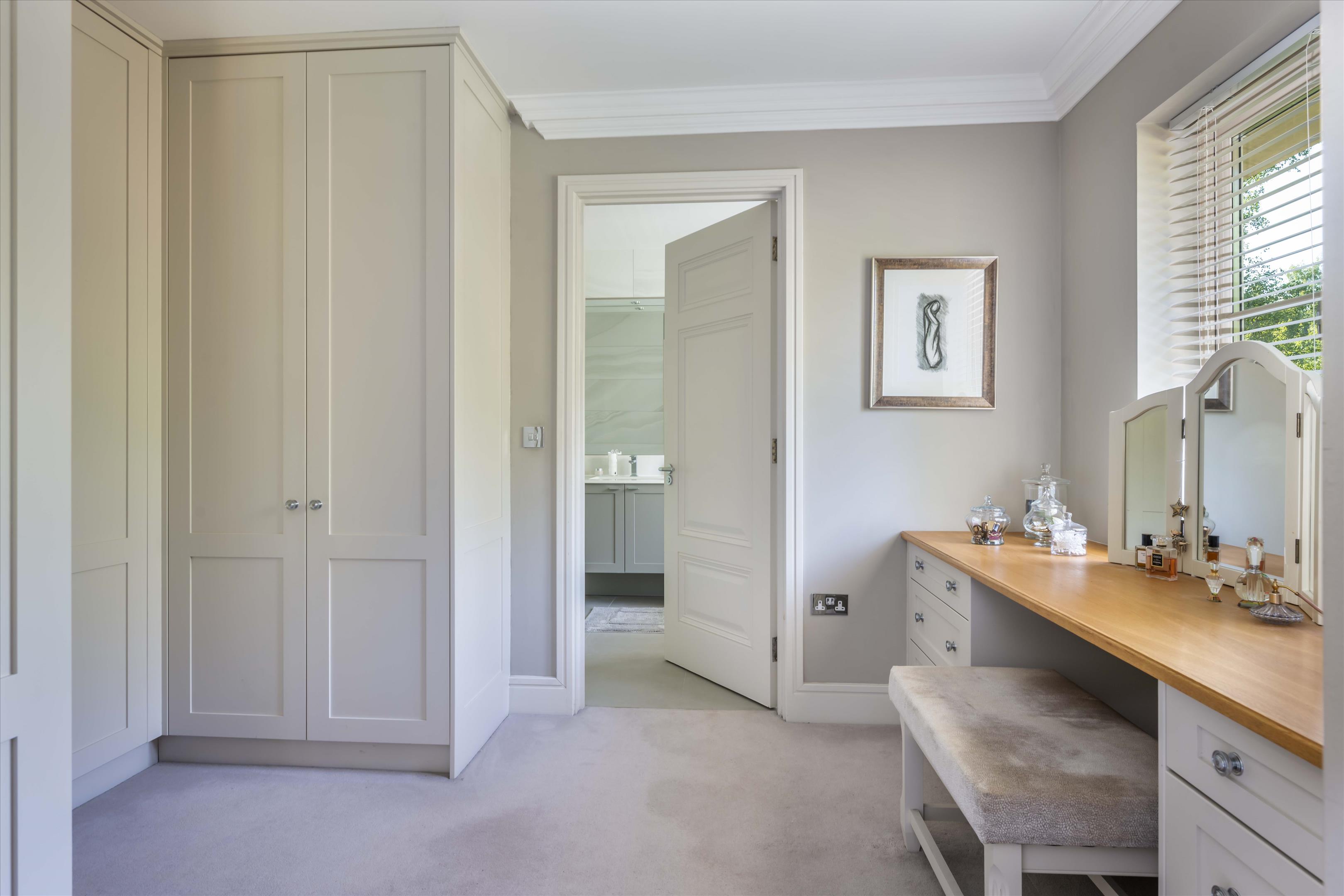 Kings Drive, Midhurst, West Sussex, GU29