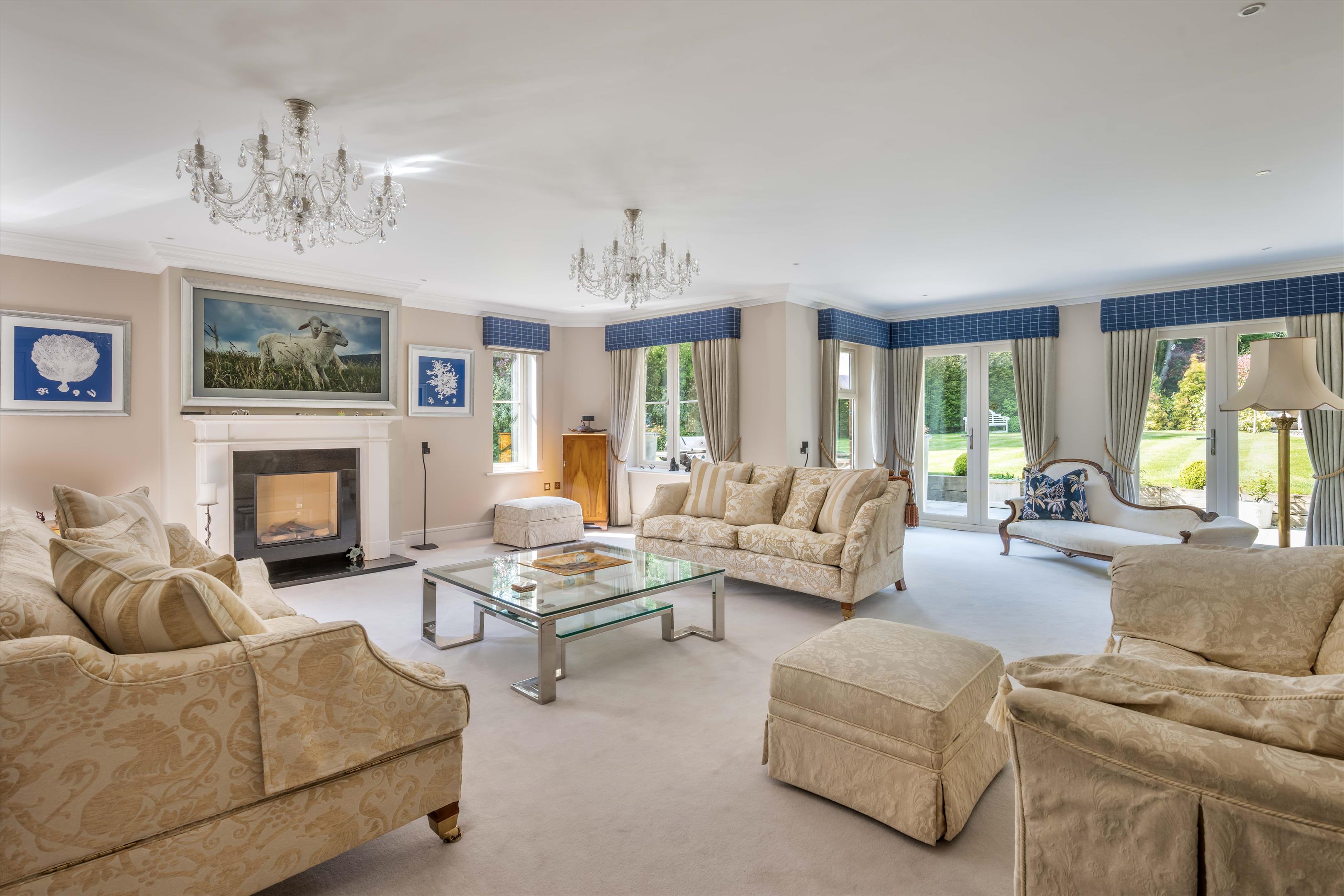 Kings Drive, Midhurst, West Sussex, GU29