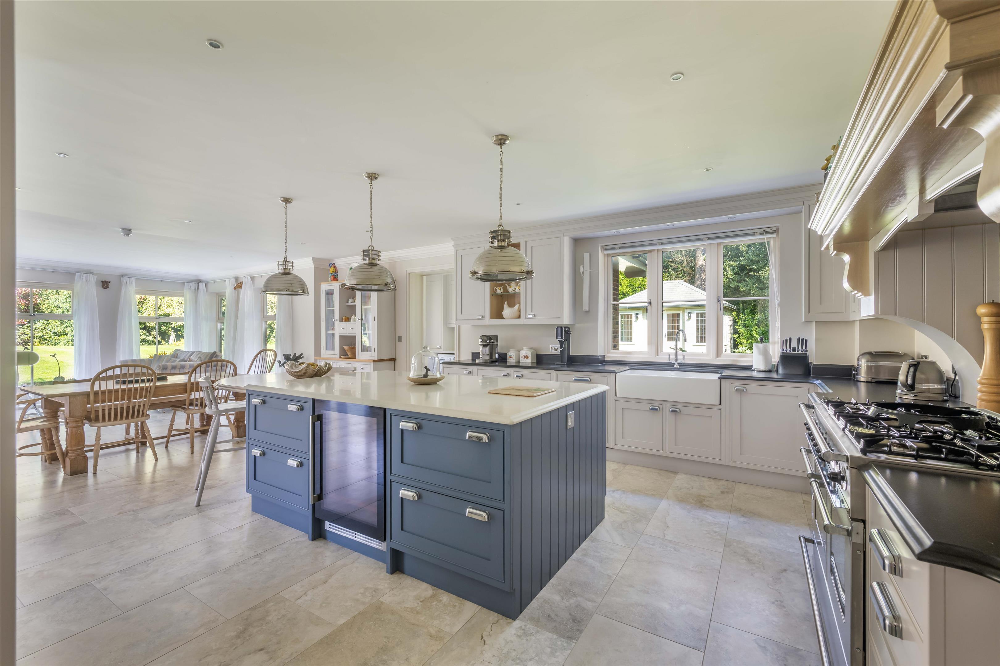Kings Drive, Midhurst, West Sussex, GU29
