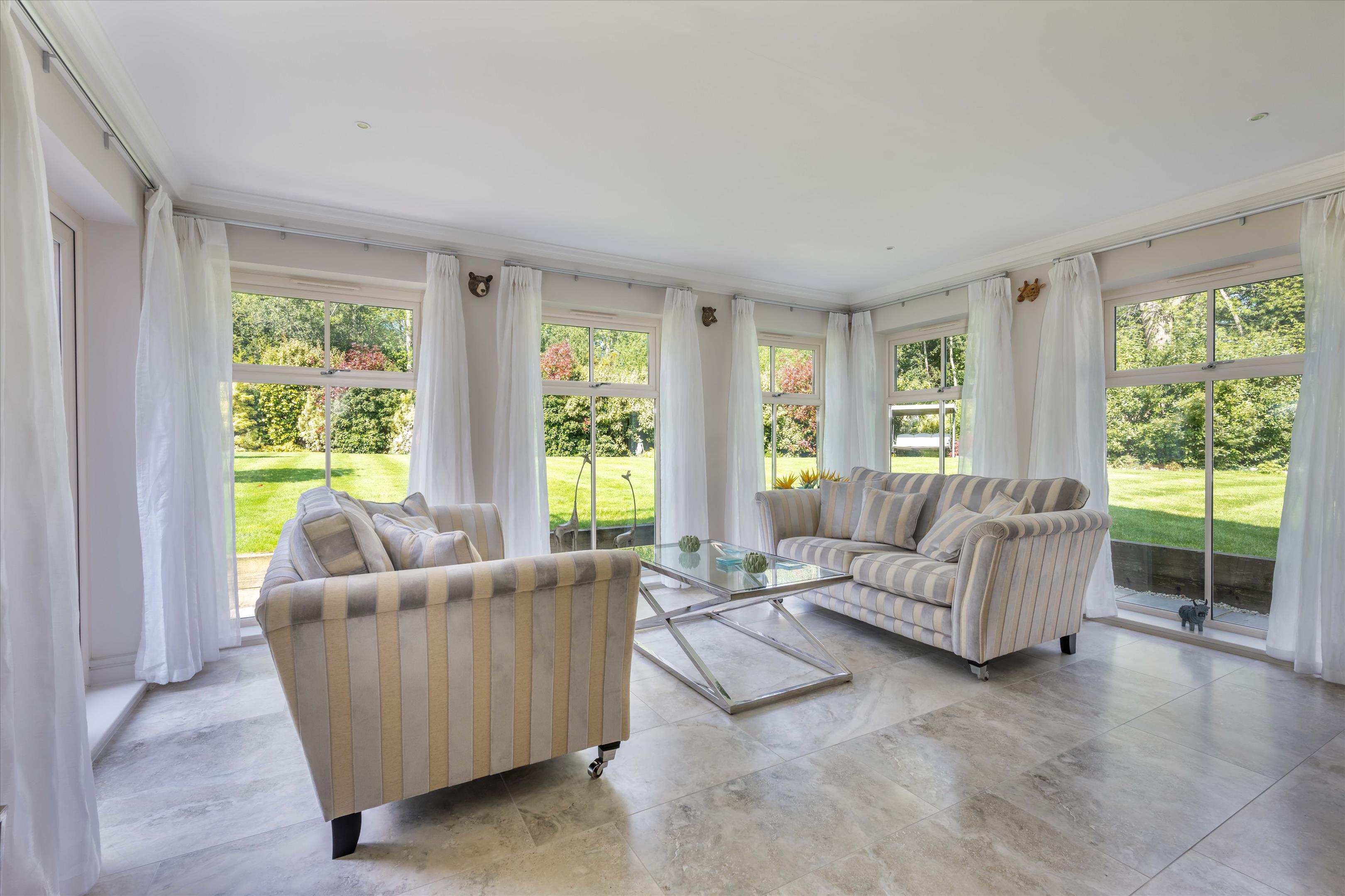 Kings Drive, Midhurst, West Sussex, GU29
