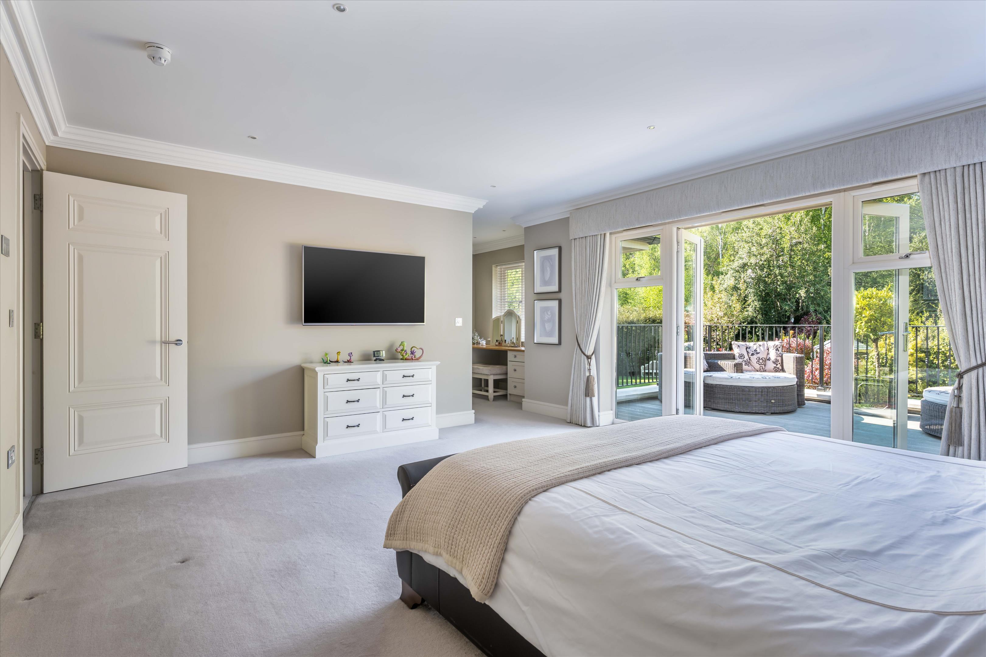 Kings Drive, Midhurst, West Sussex, GU29