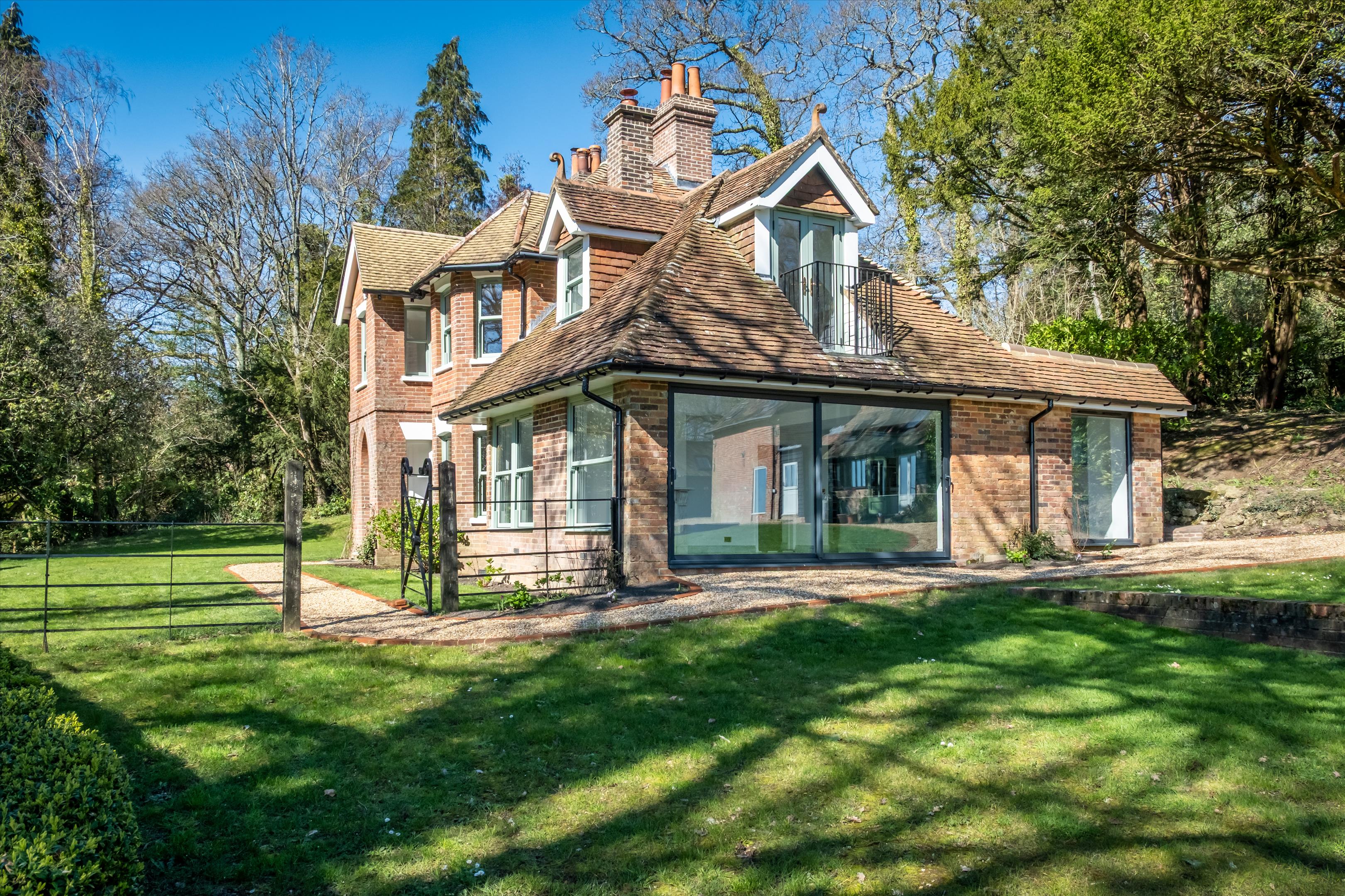 Copyhold Lane, Haslemere, West Sussex GU27