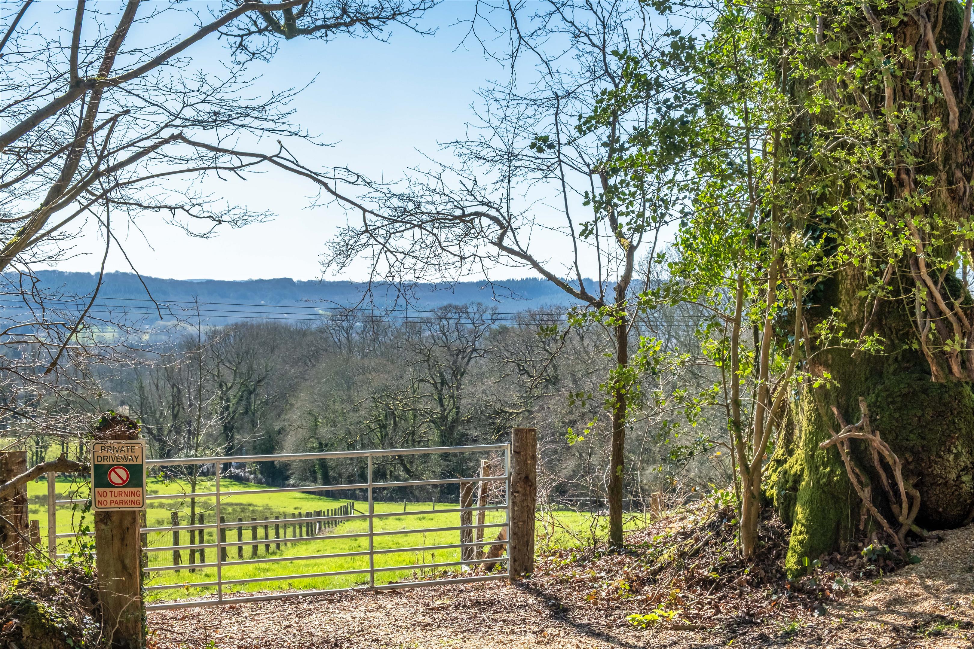 Copyhold Lane, Haslemere, West Sussex GU27