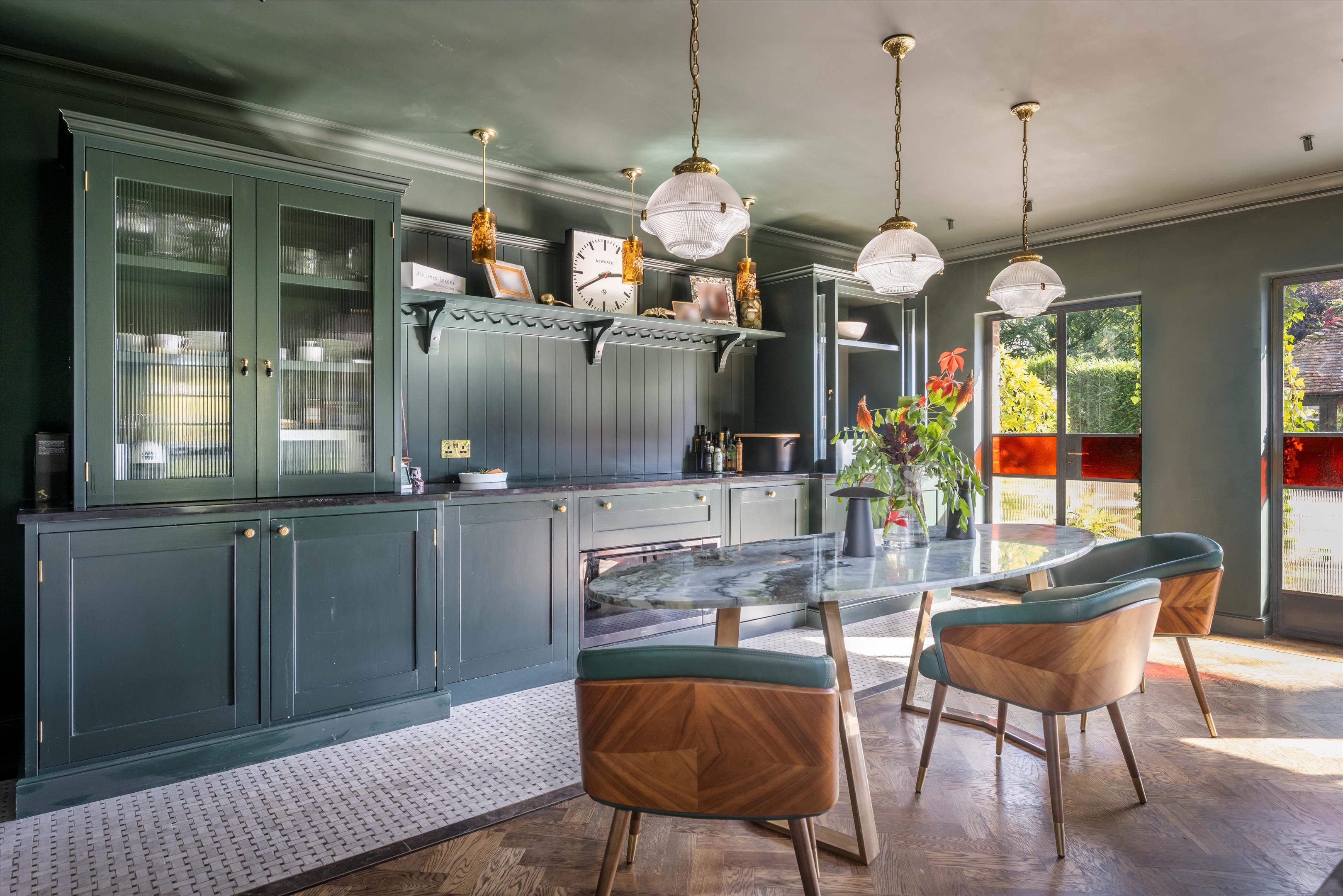 London Road, Pulborough, West Sussex, RH20