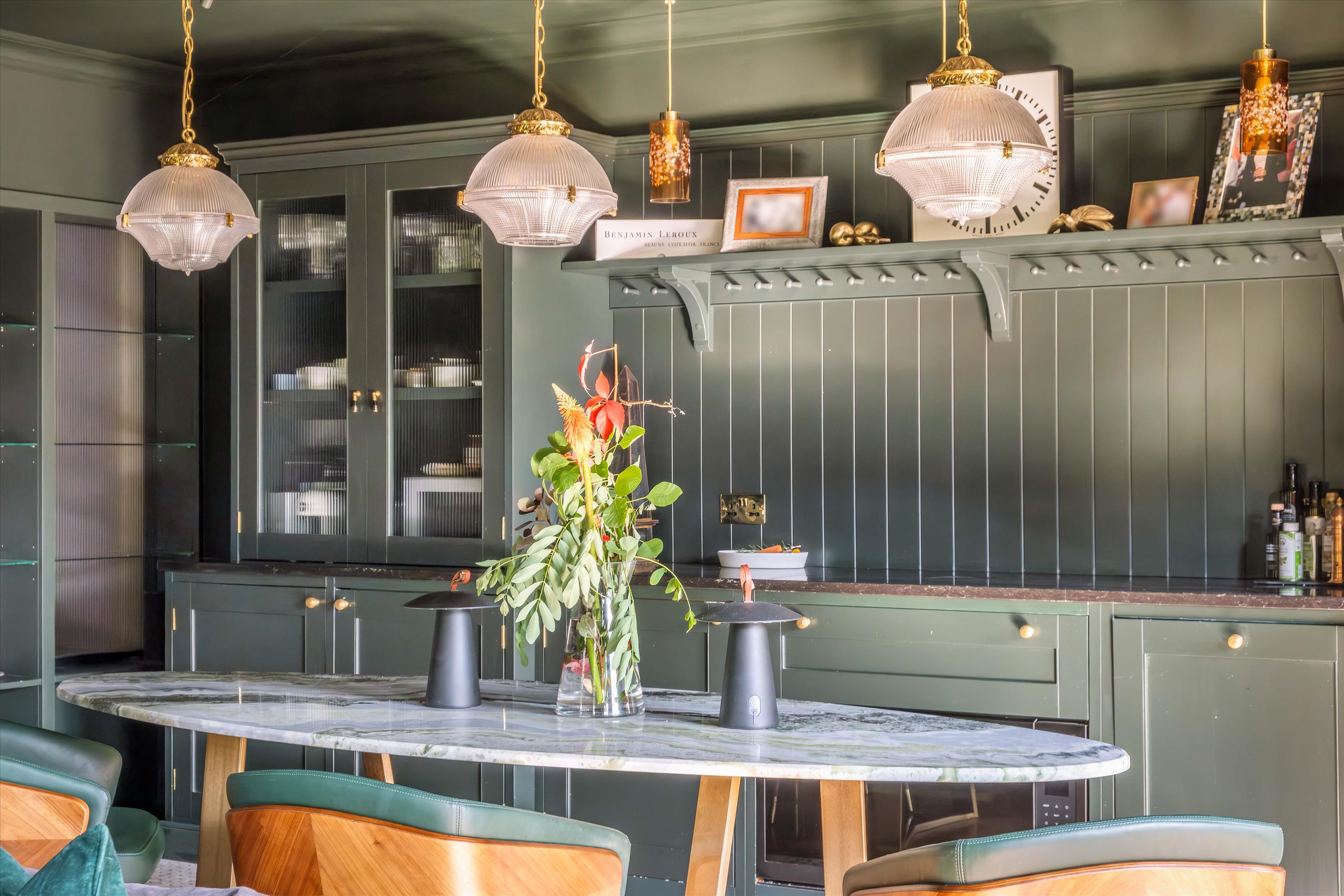 London Road, Pulborough, West Sussex, RH20