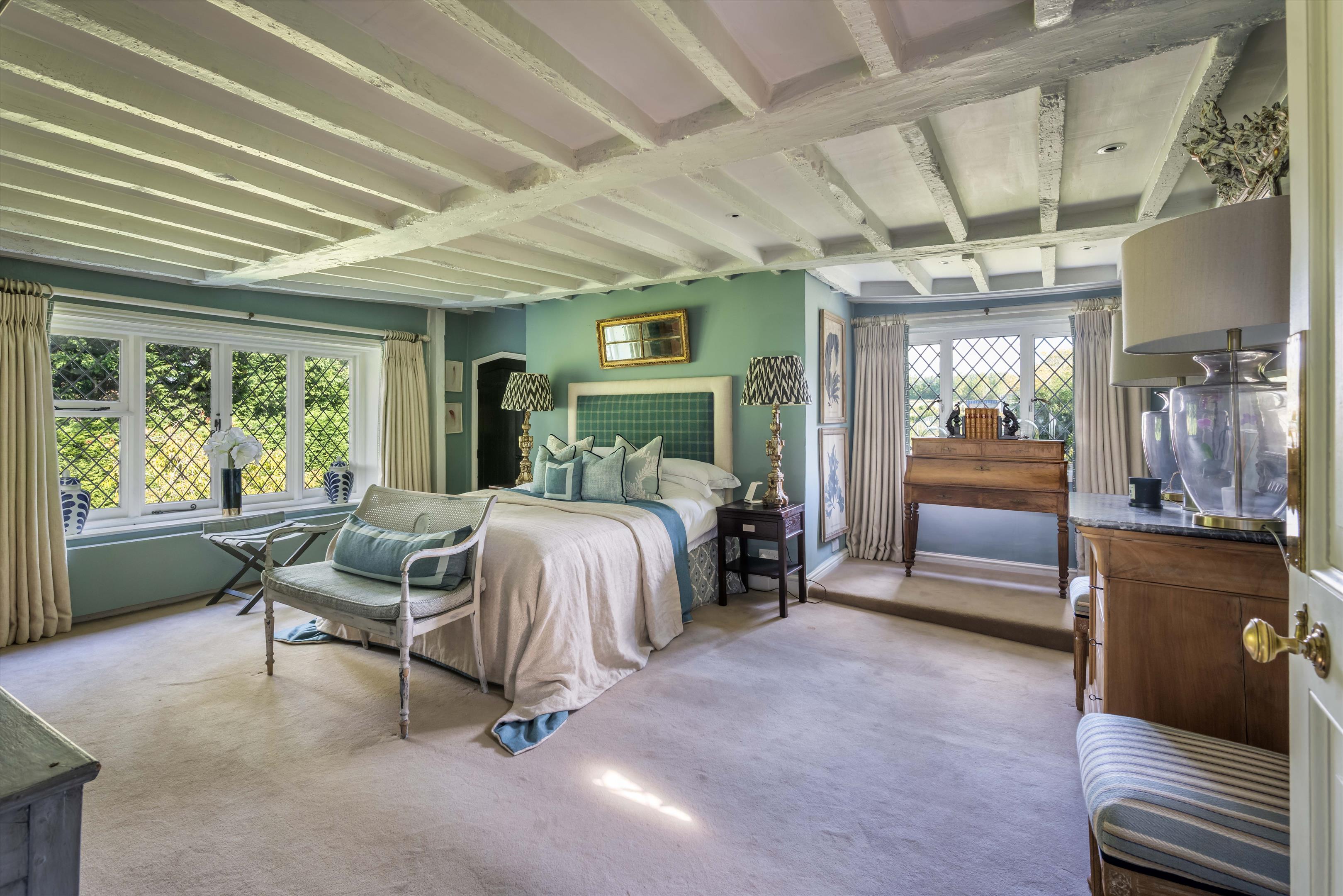 London Road, Pulborough, West Sussex, RH20