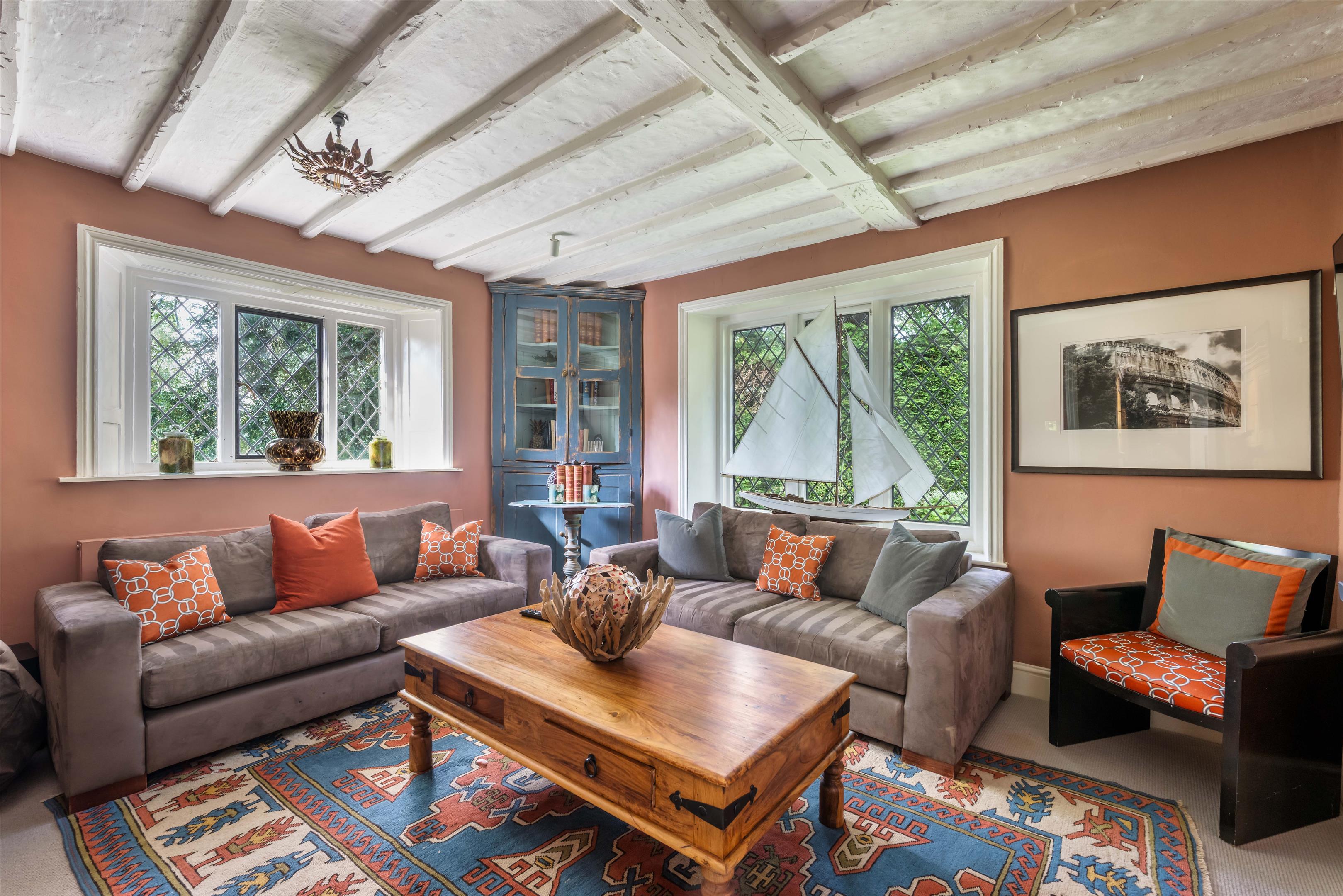 London Road, Pulborough, West Sussex, RH20
