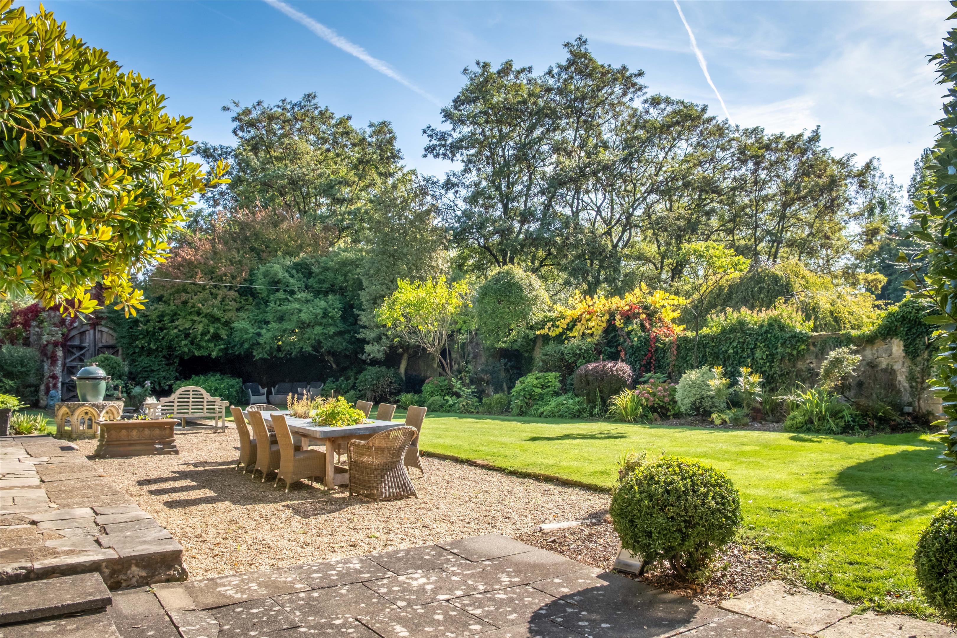 London Road, Pulborough, West Sussex, RH20