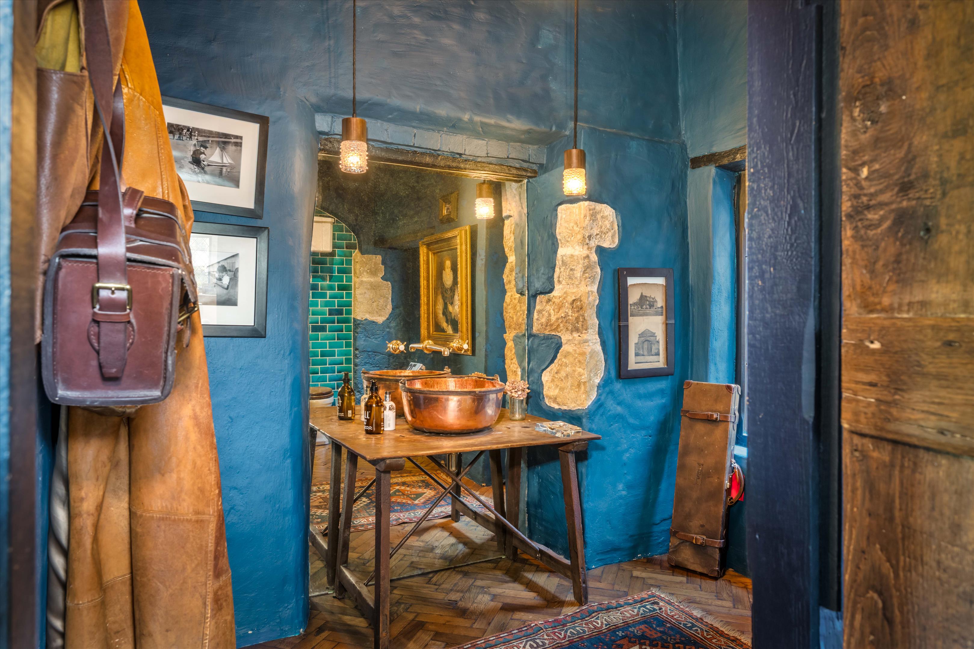 London Road, Pulborough, West Sussex, RH20