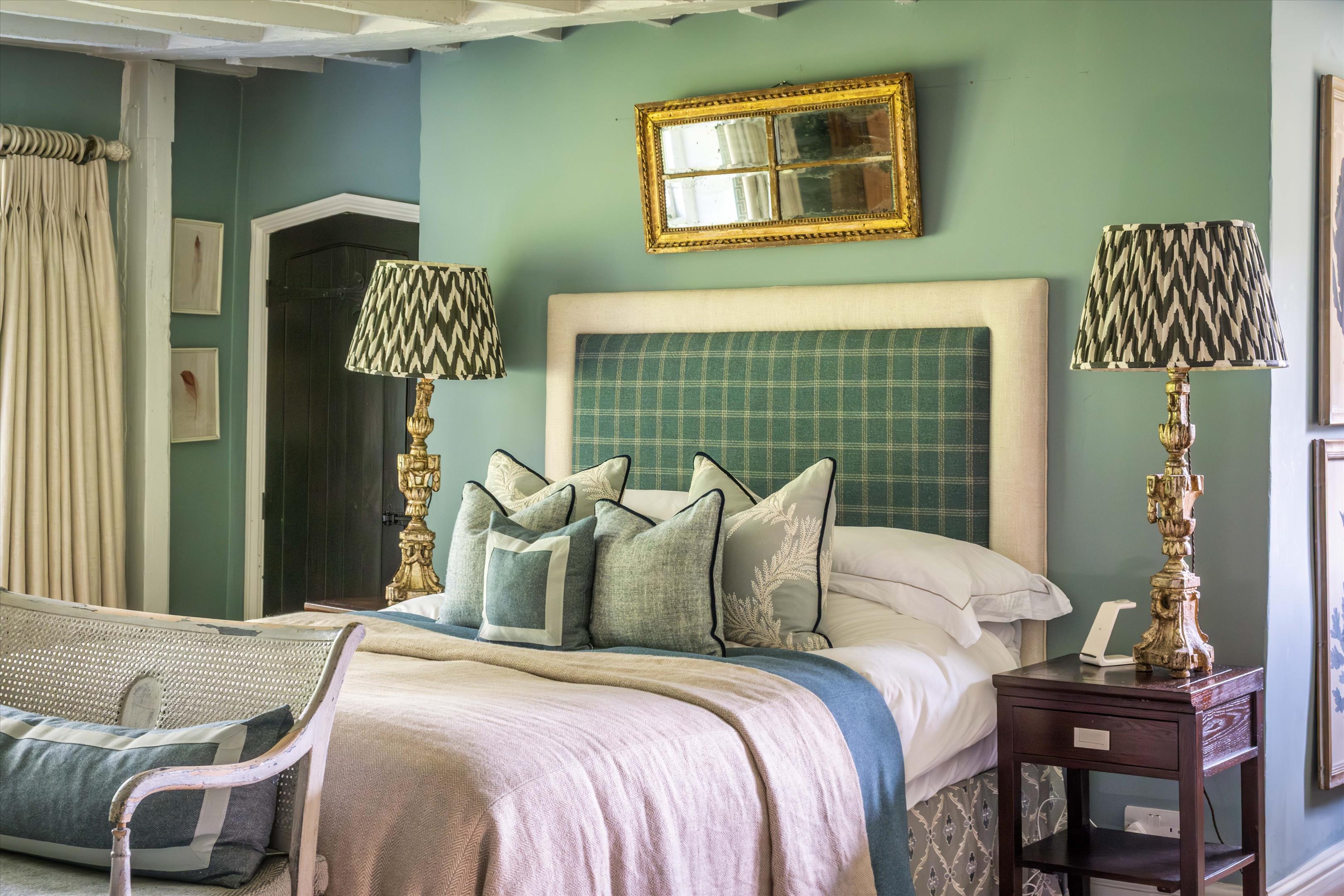 London Road, Pulborough, West Sussex, RH20