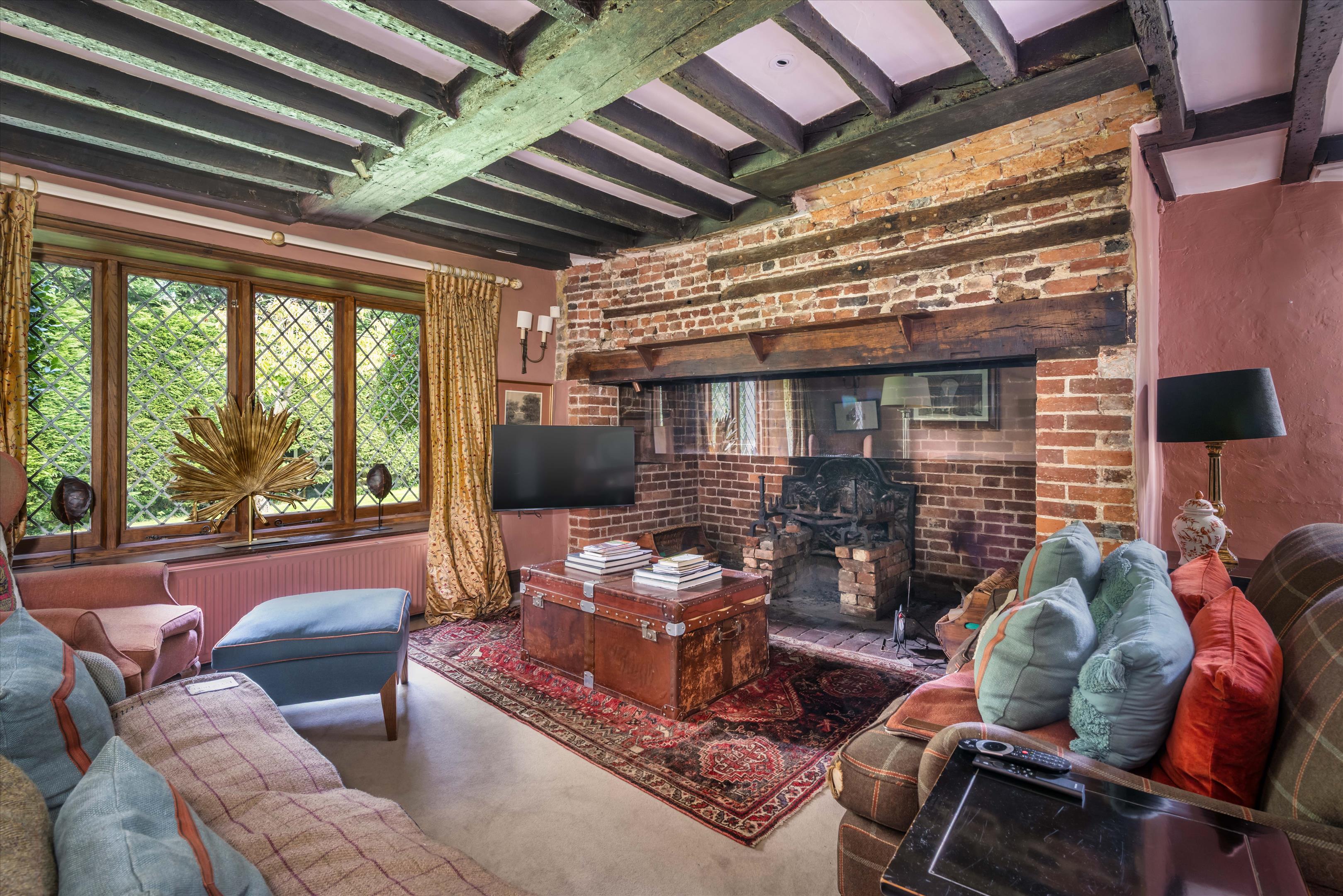 London Road, Pulborough, West Sussex, RH20