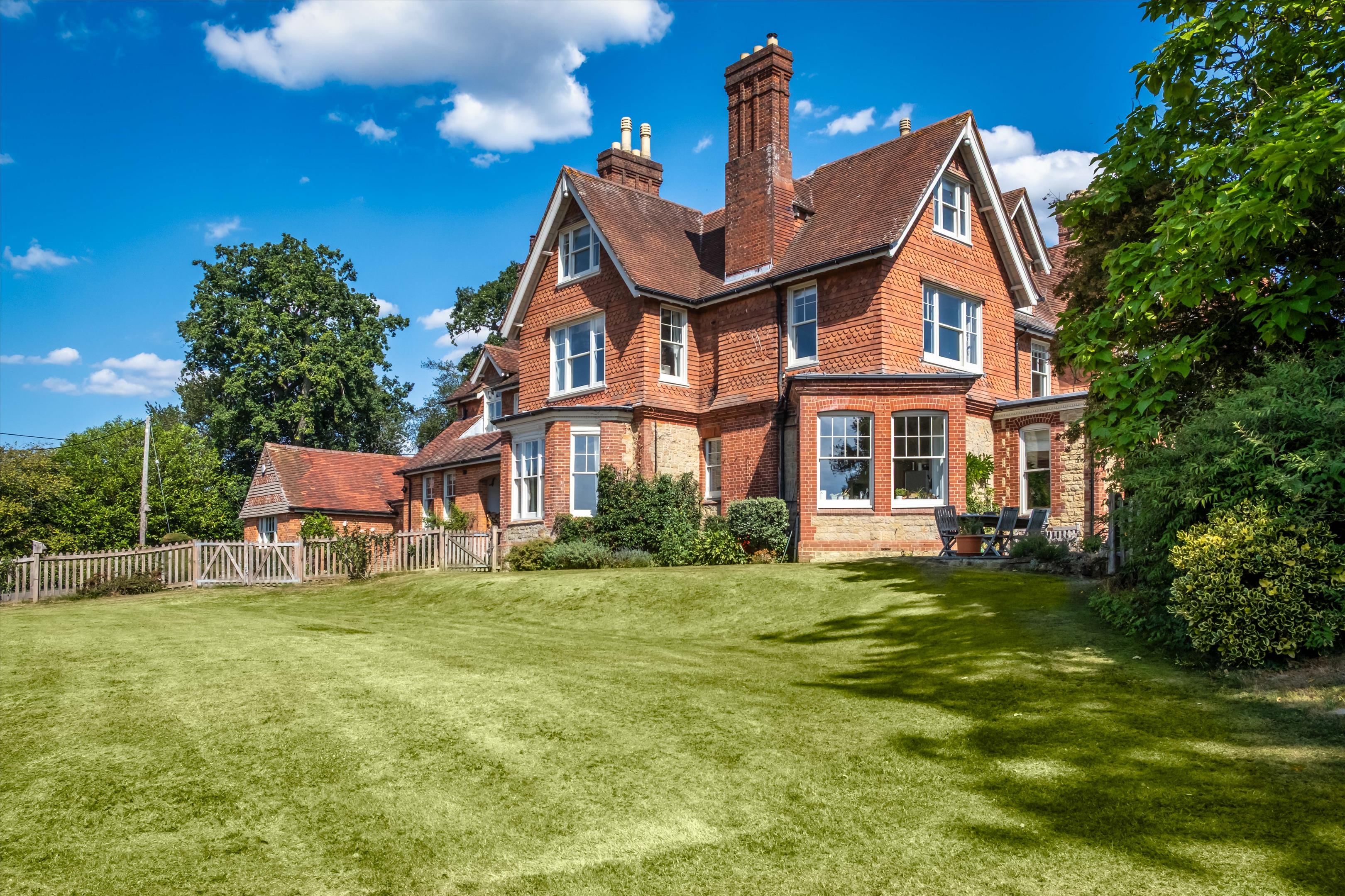 Hollist Lane, Easebourne, Midhurst, West Sussex GU29