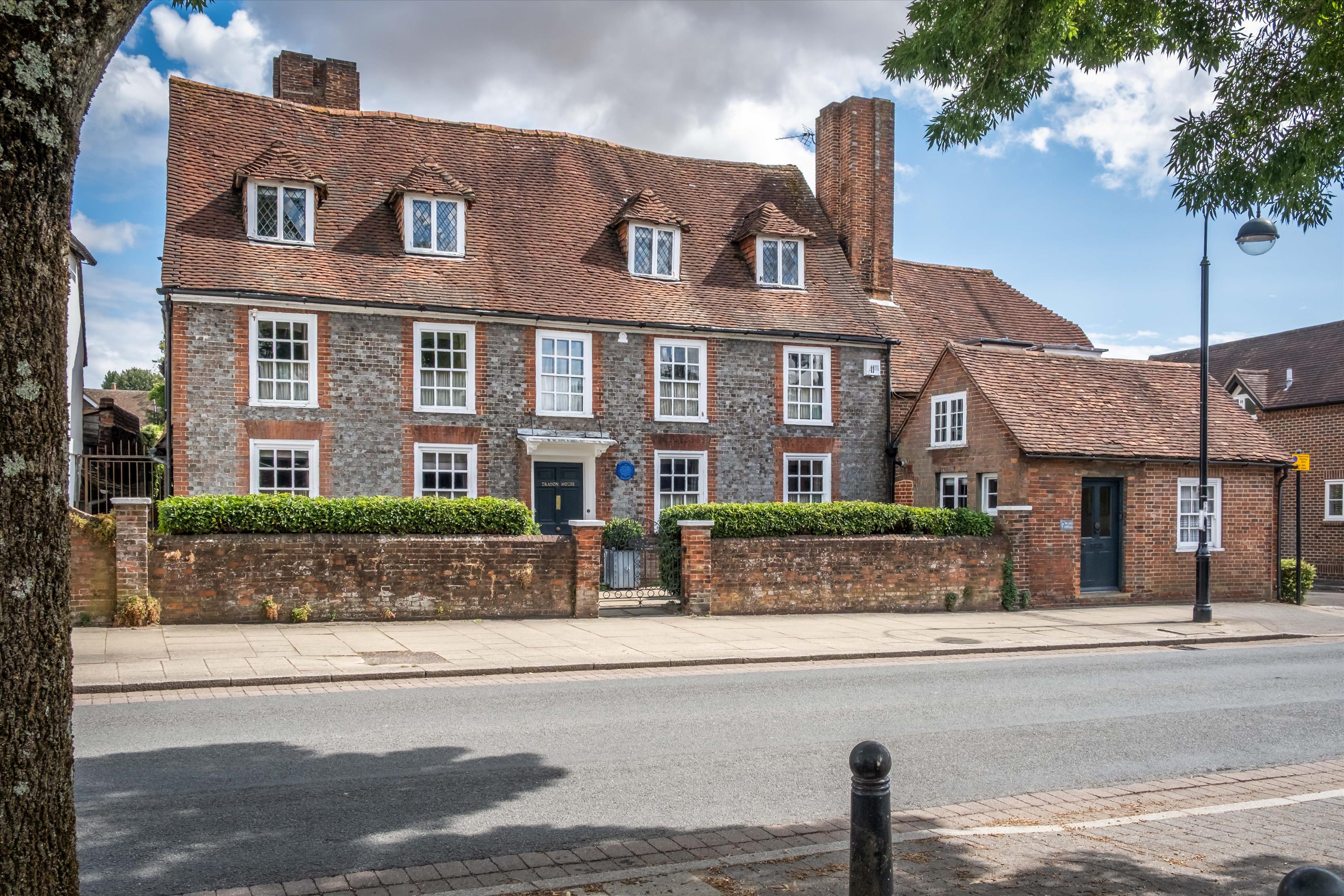 Dragon Street, Petersfield, Hampshire GU31