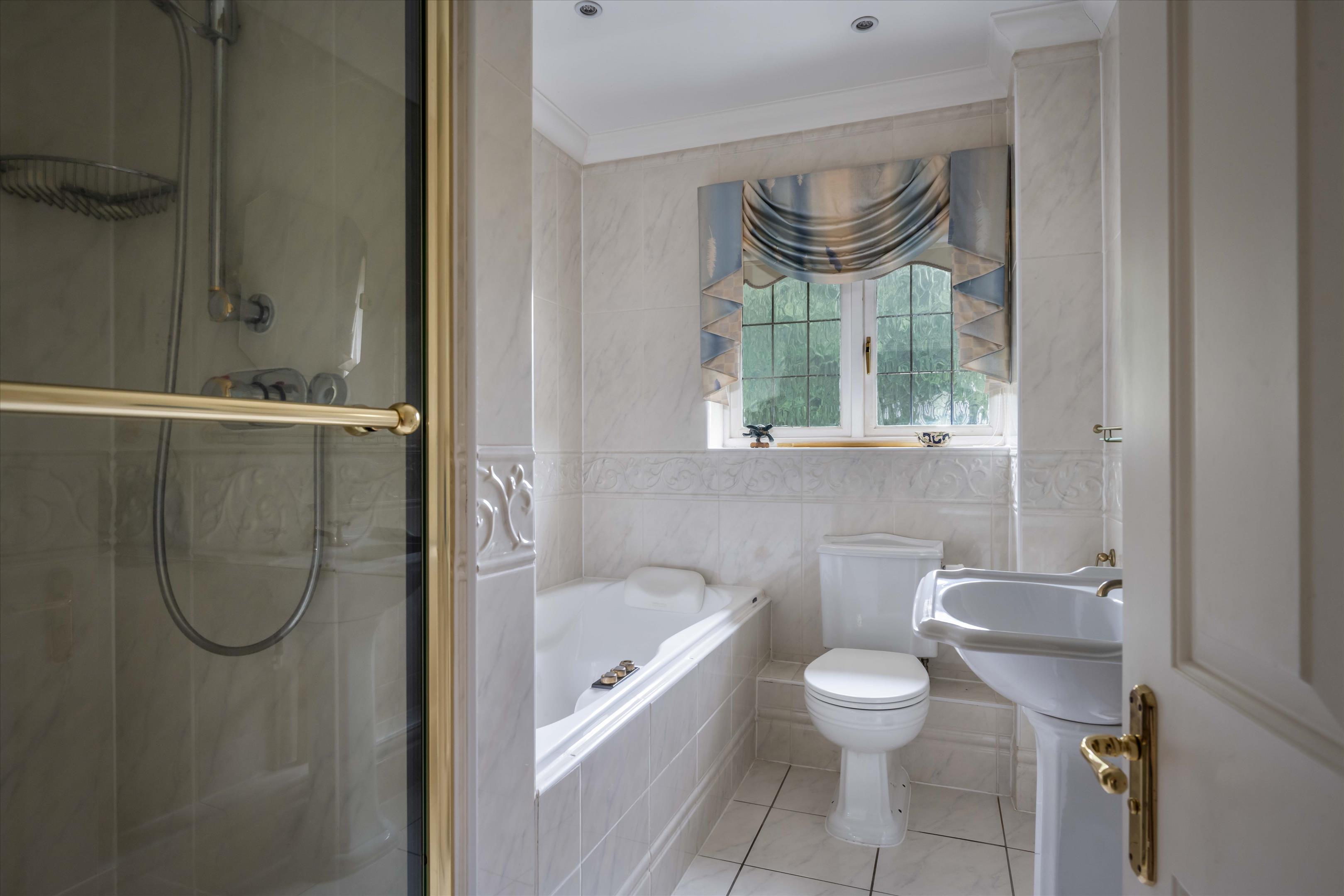 Tennysons Ridge, Haslemere, Surrey GU27