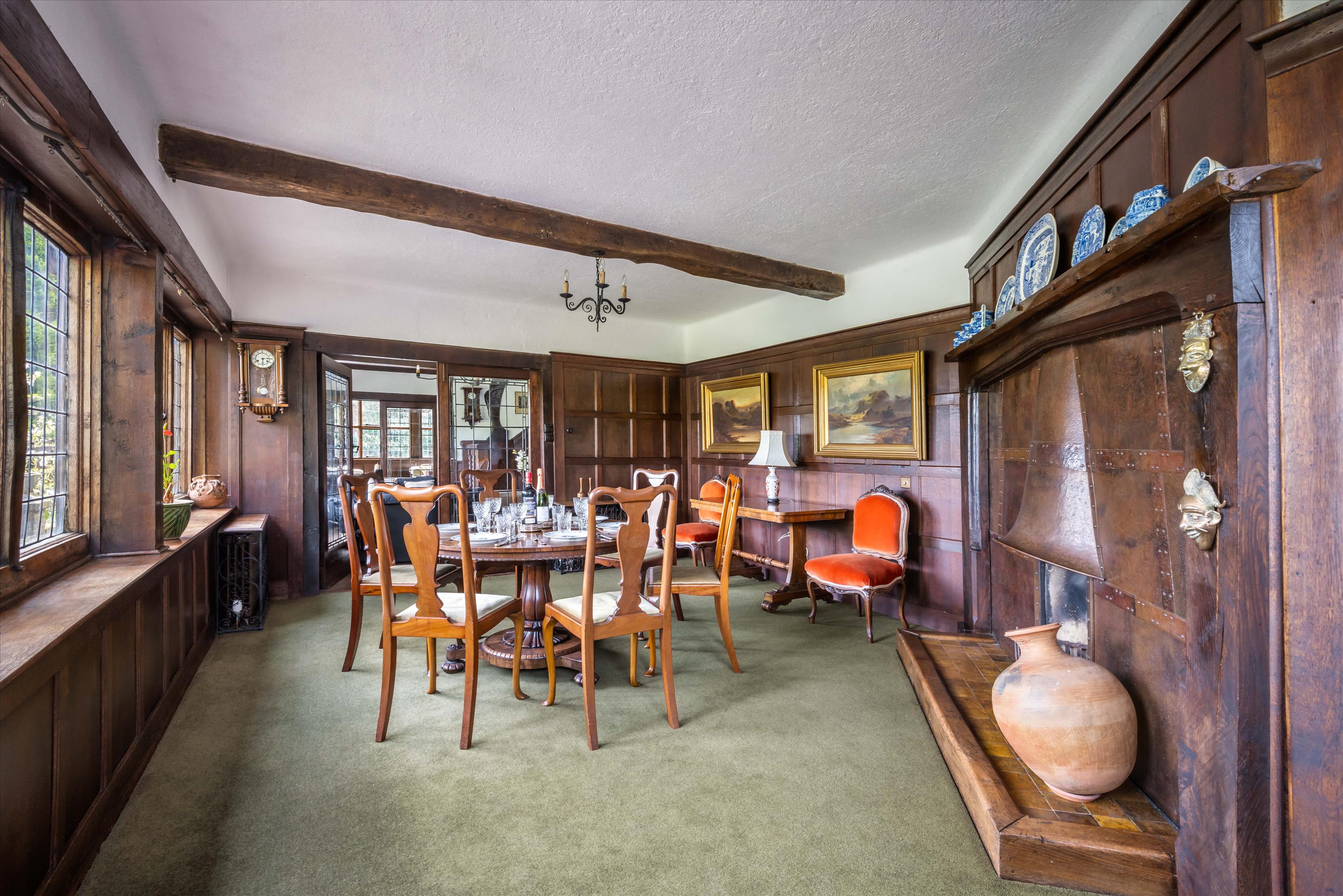 Petworth Road, Haslemere, Surrey GU27