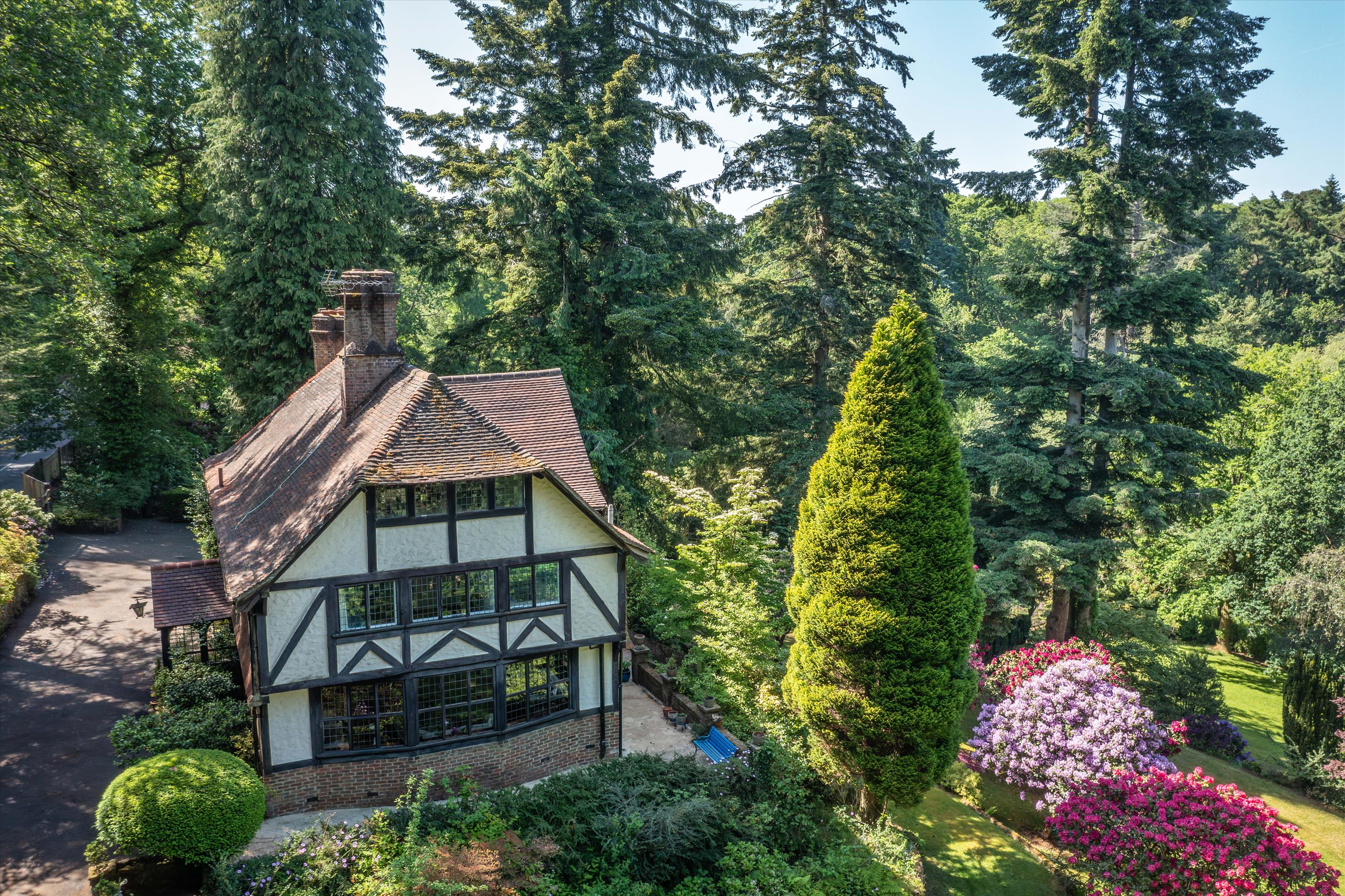 Petworth Road, Haslemere, Surrey GU27