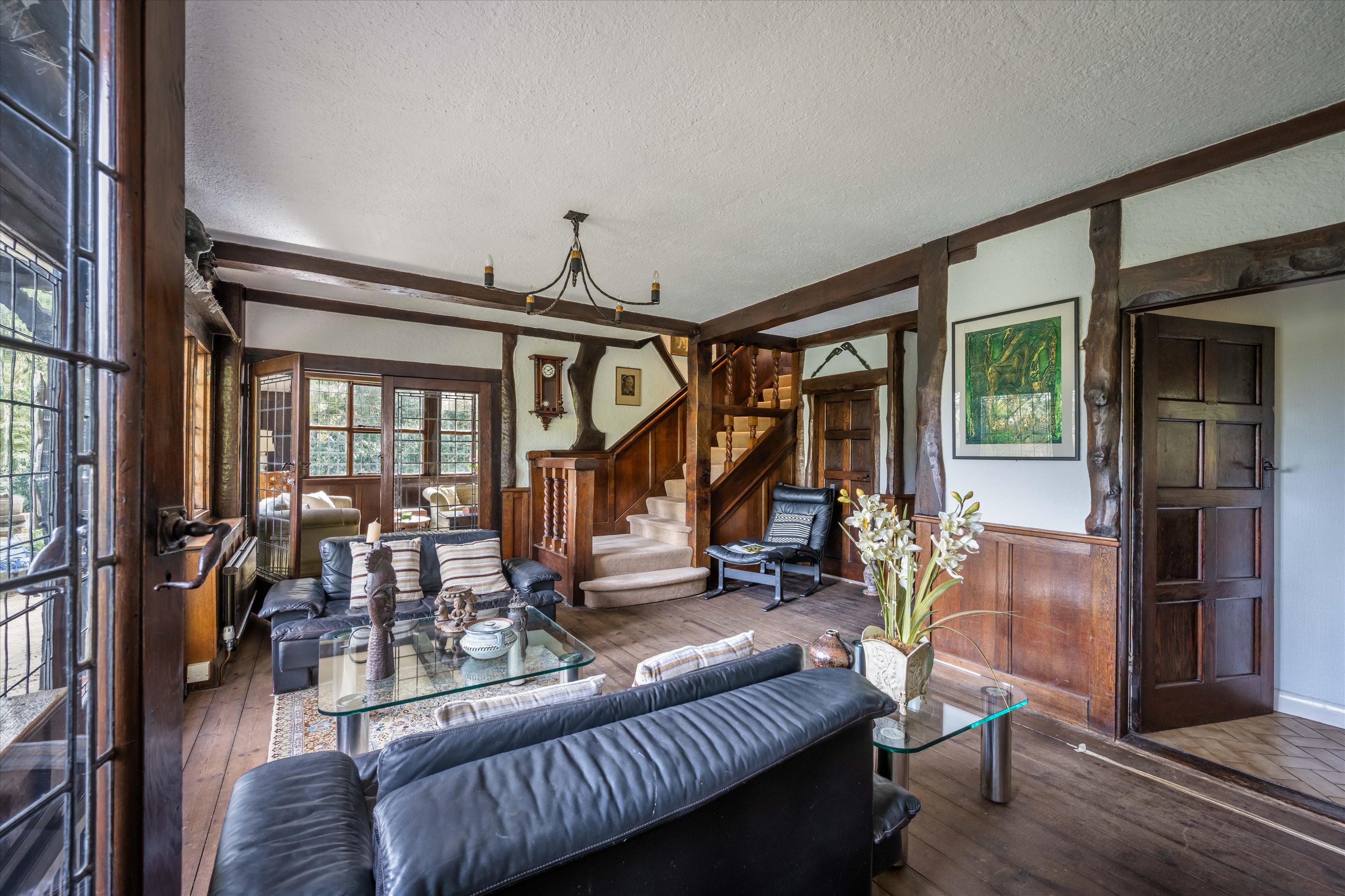 Petworth Road, Haslemere, Surrey GU27