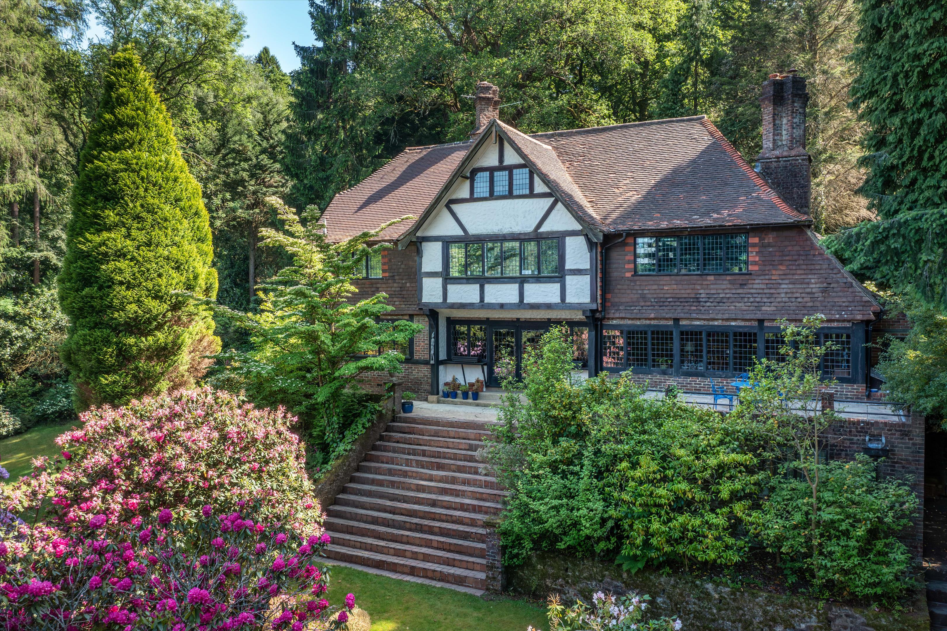 Petworth Road, Haslemere, Surrey GU27