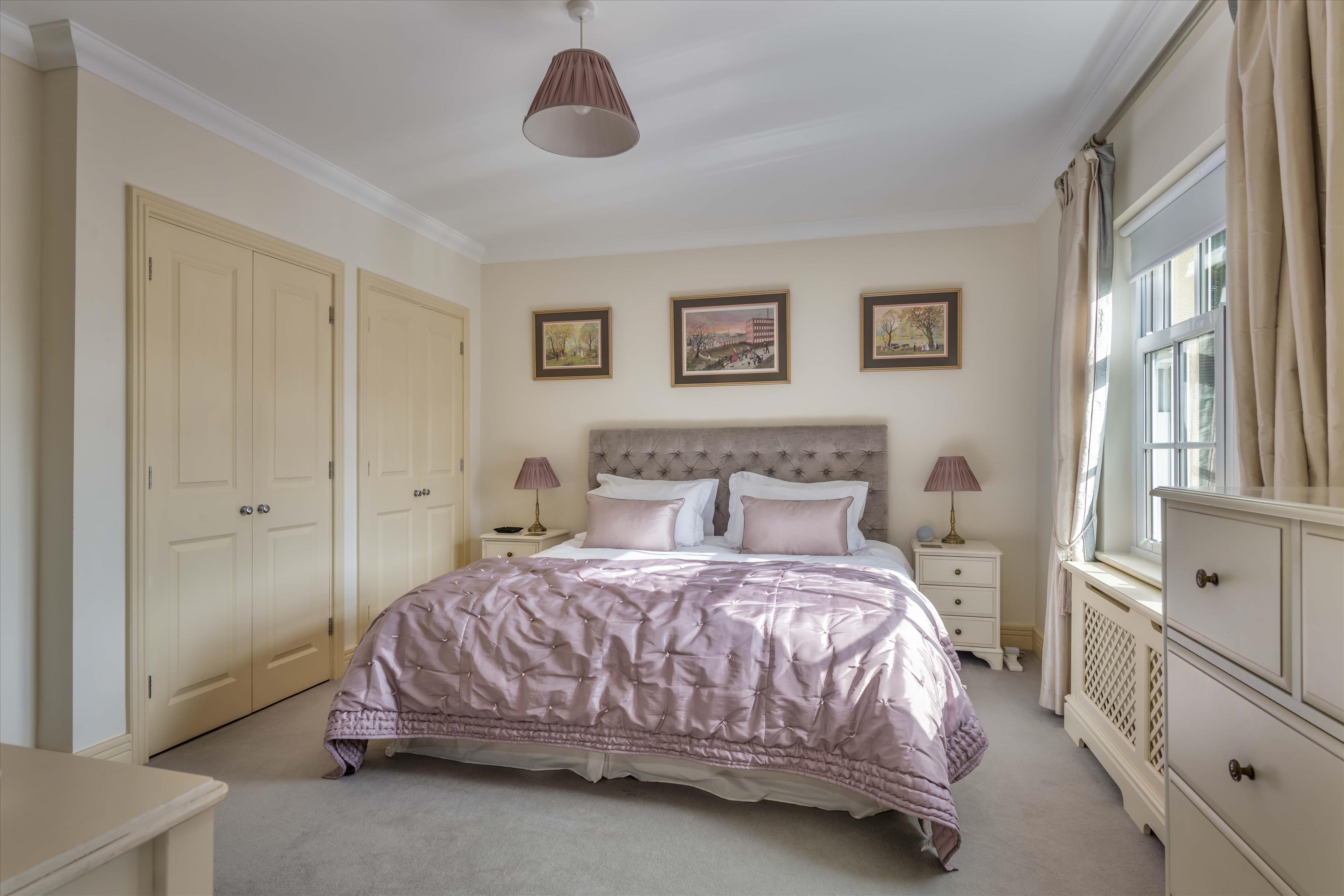 Hurst Park, Midhurst, West Sussex, GU29