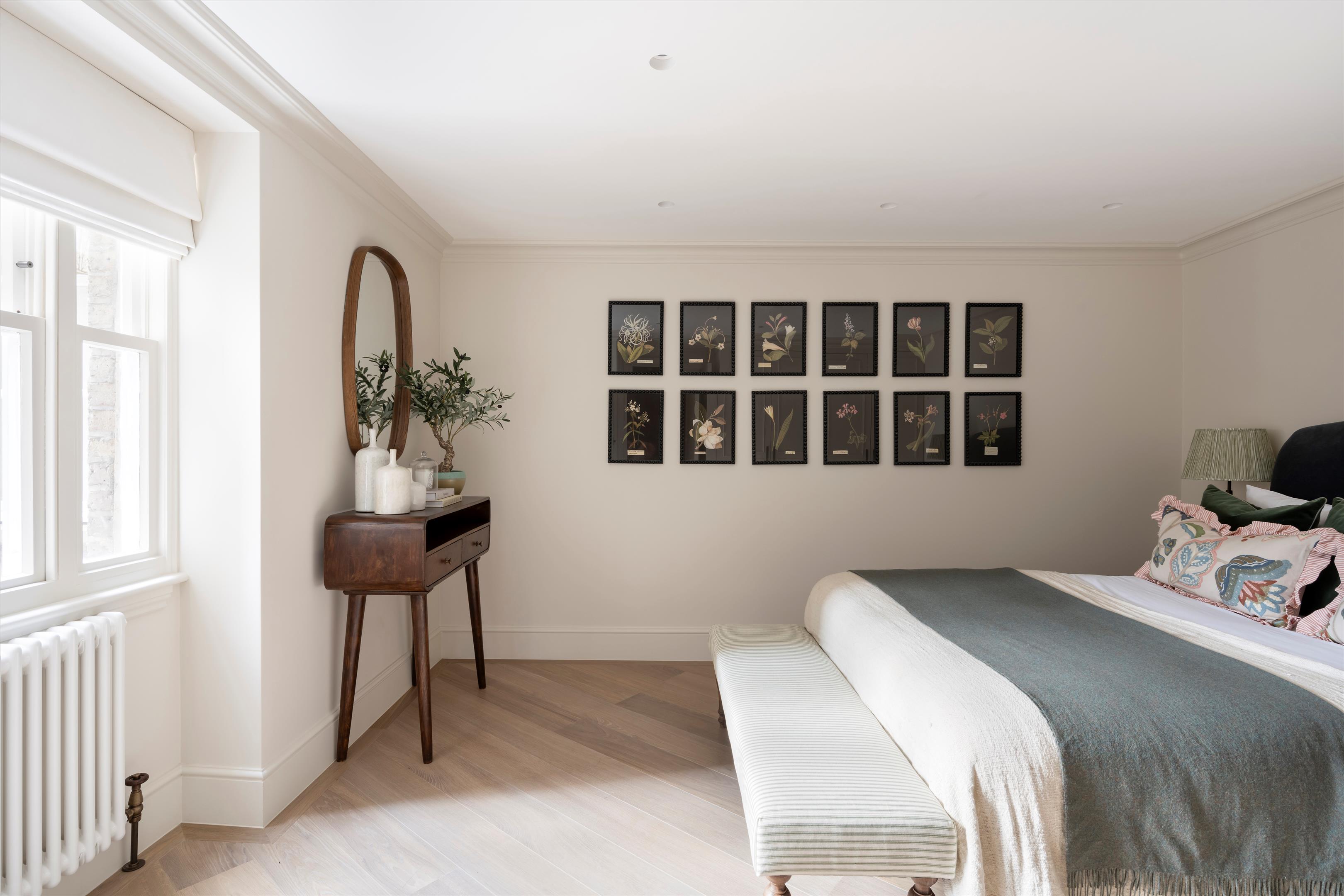 Queen's Gate, South Kensington SW7