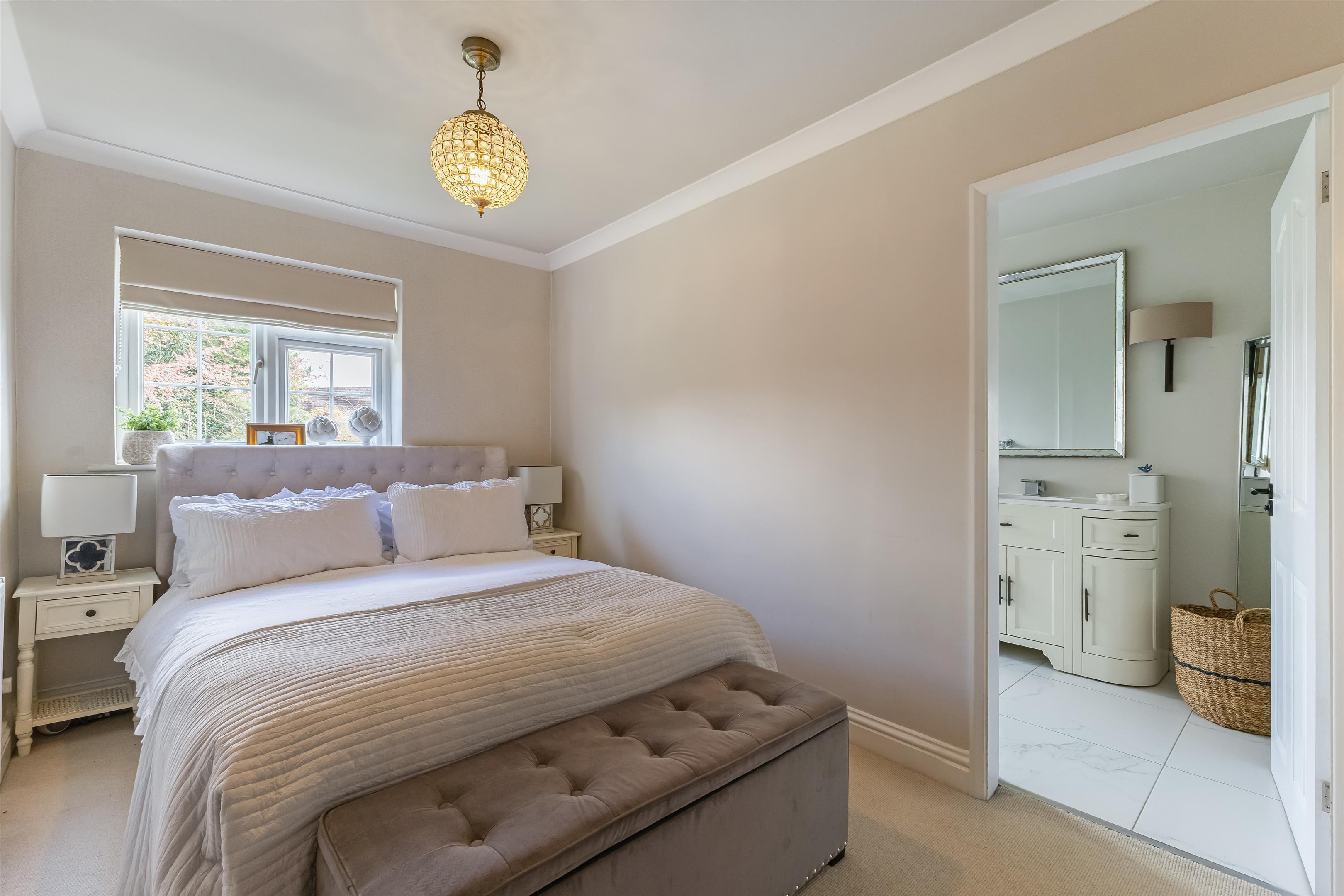 Bagshot Road, Englefield Green, Surrey TW20