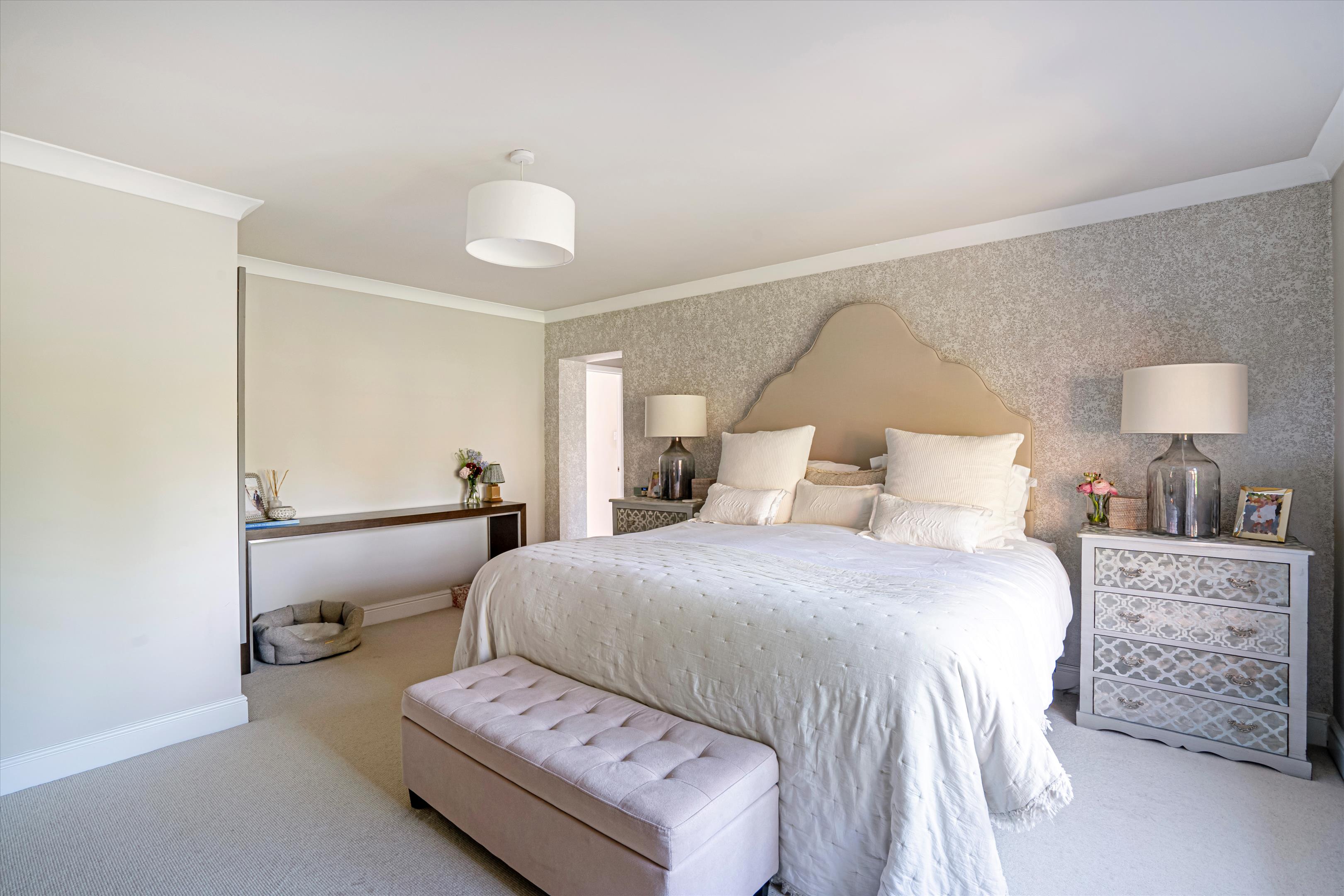Bagshot Road, Englefield Green, Surrey TW20