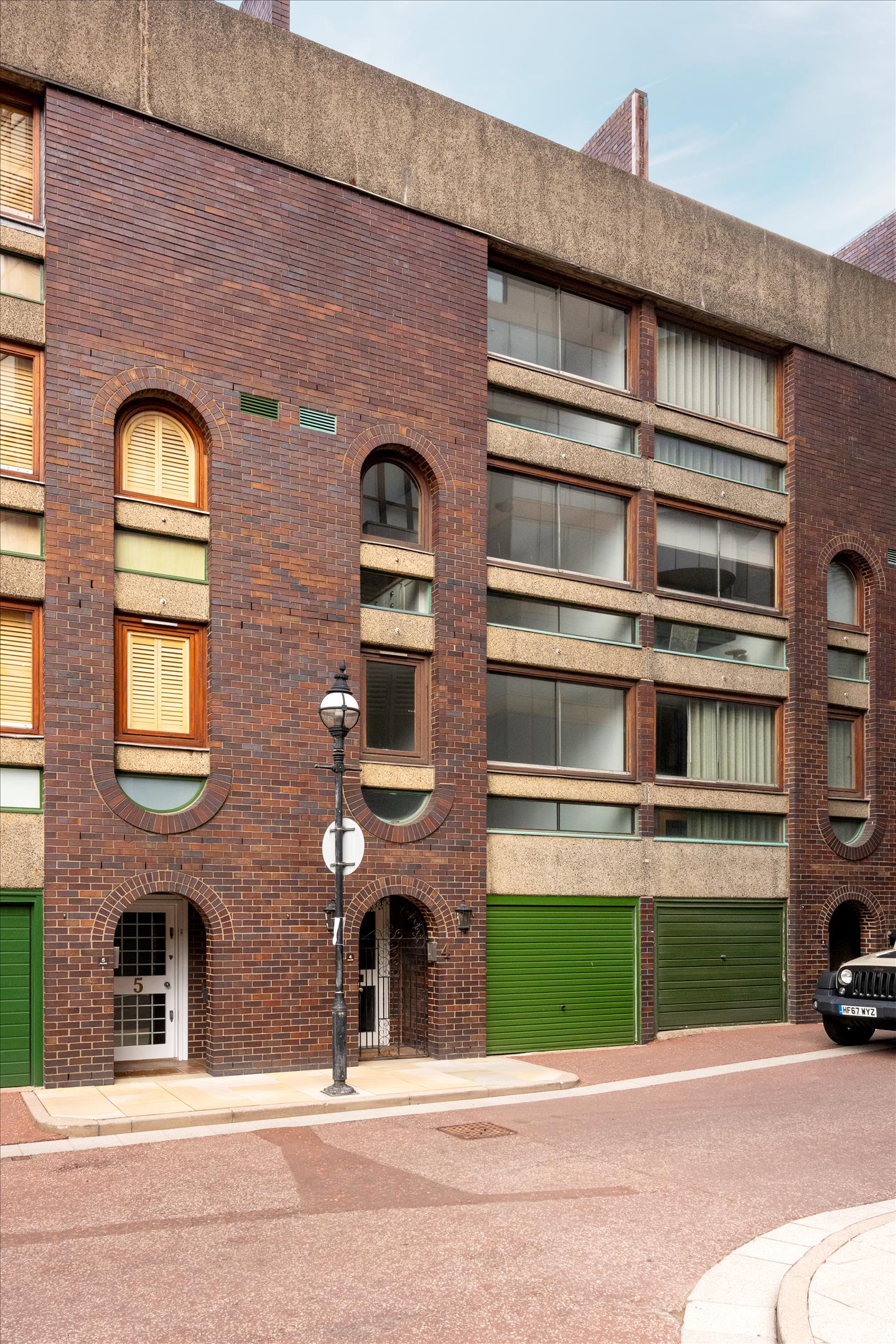 Wallside, Barbican, London EC2Y